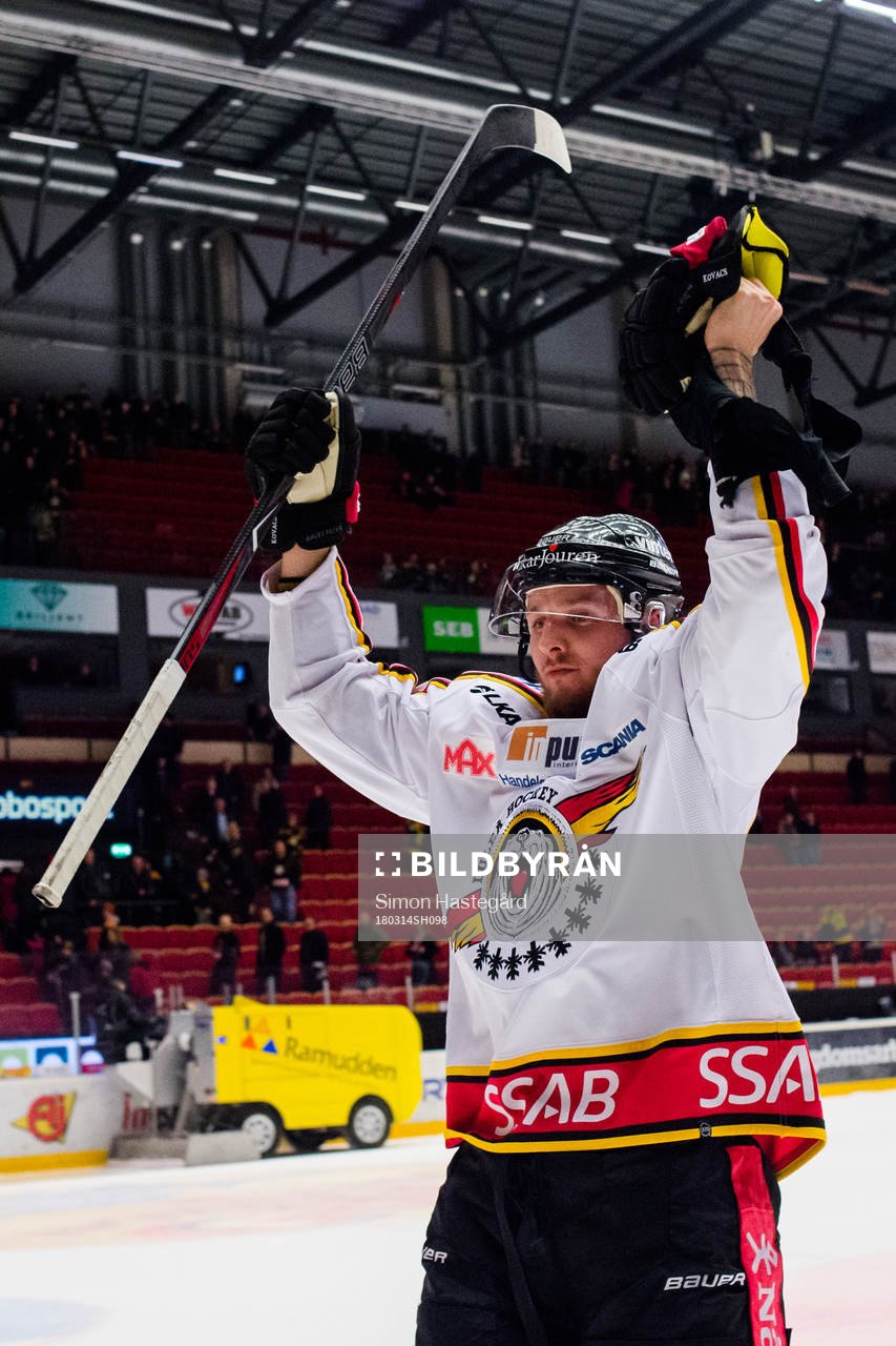 Luleås Robin Kovacs jublar