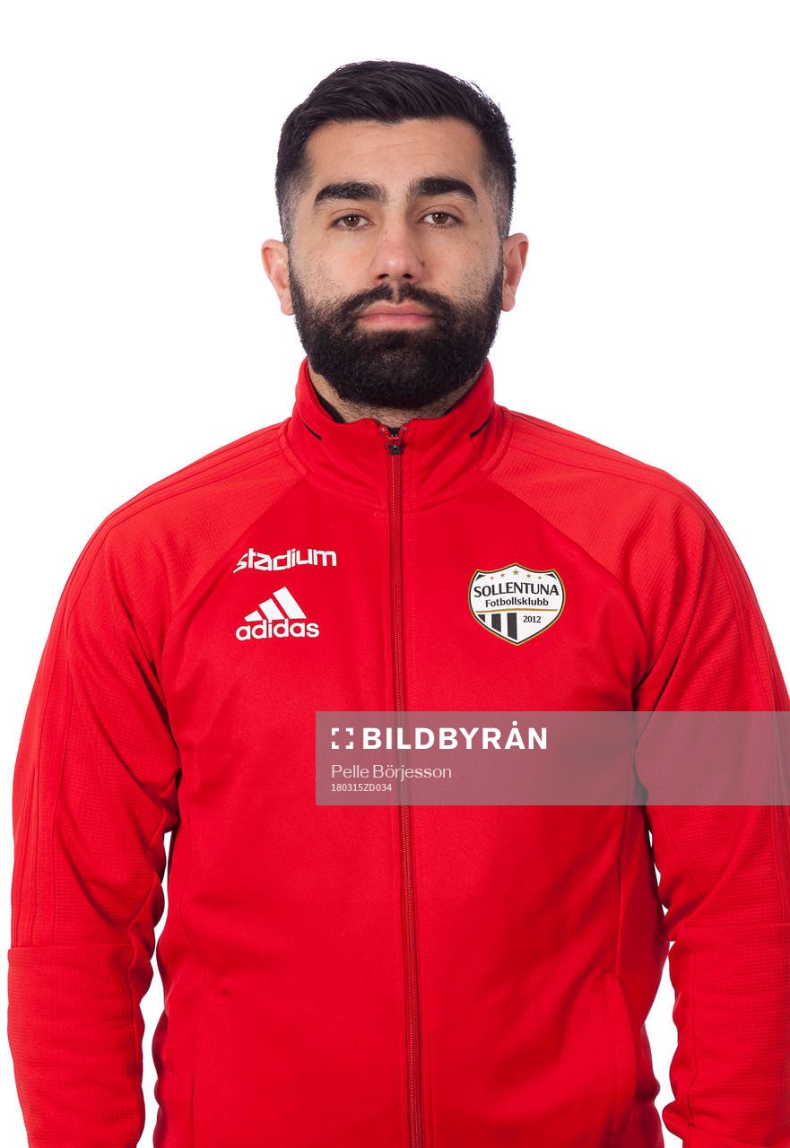 Sollentunas assisterande tränare Rebaz Hassan poserar för ett porträtt den 15 mars 2018 i Stockholm.