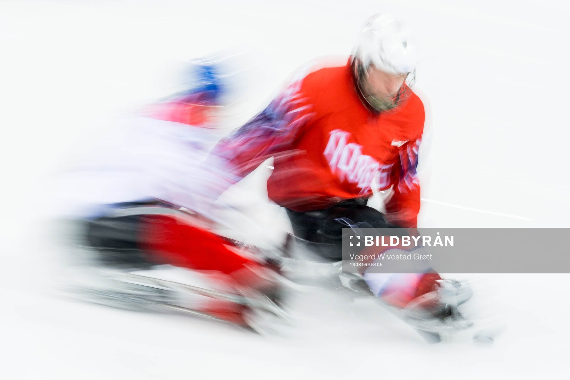 Players of Norway and the Czech Republic