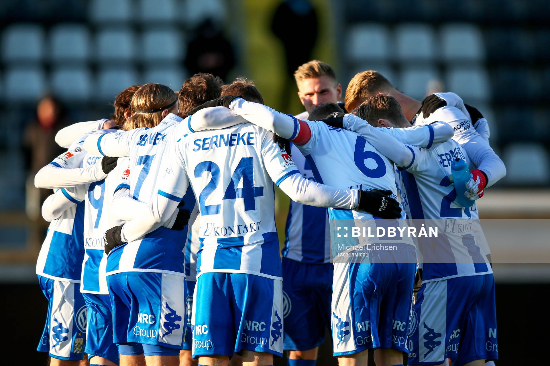 IFK Göteborgs spelare laddar inför en träningsmatch i fotboll mellan IFK Göteborg och Brommapojkarna den 16 mars 2018 i Göteborg.