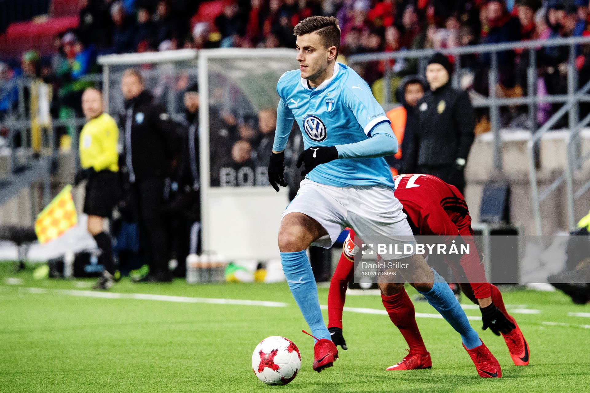 Malmö FFs Alexander Jeremejeff med bollen
