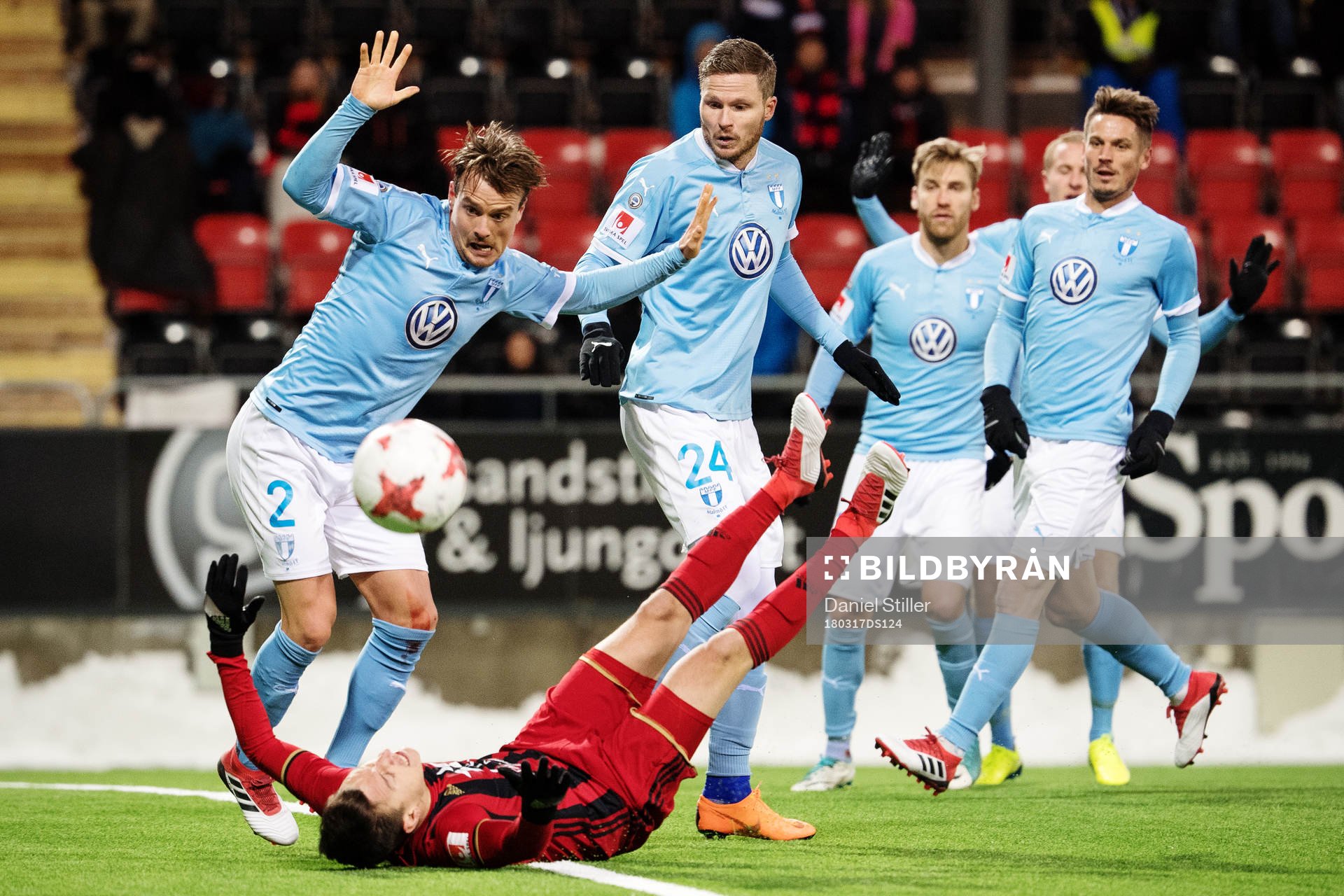 Malmö FFs Eric Larsson samt Lasse Nielsen och Östersunds