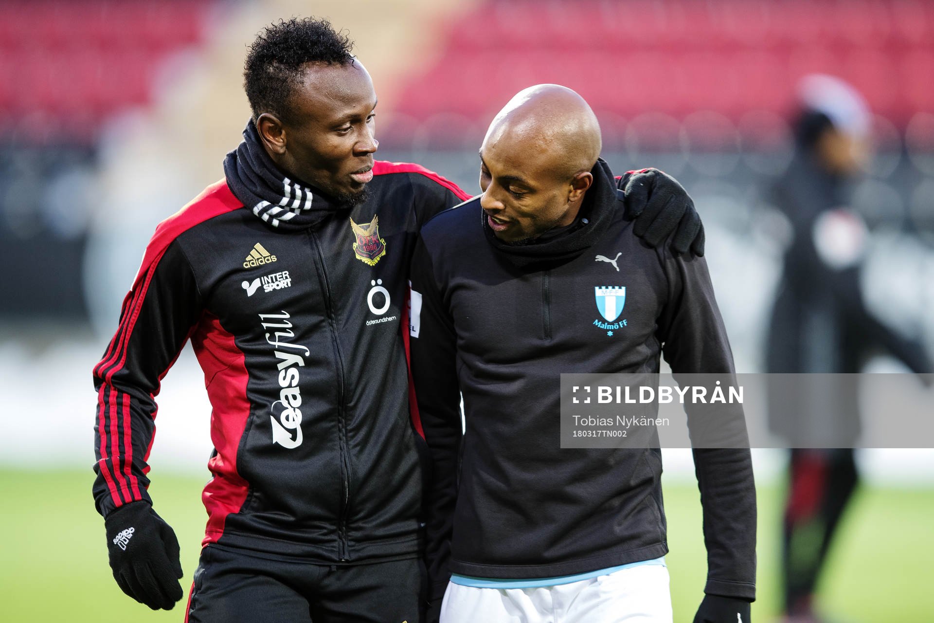 Östersunds Samuel Mensiro och Malmö FFs Fouad Bachirou