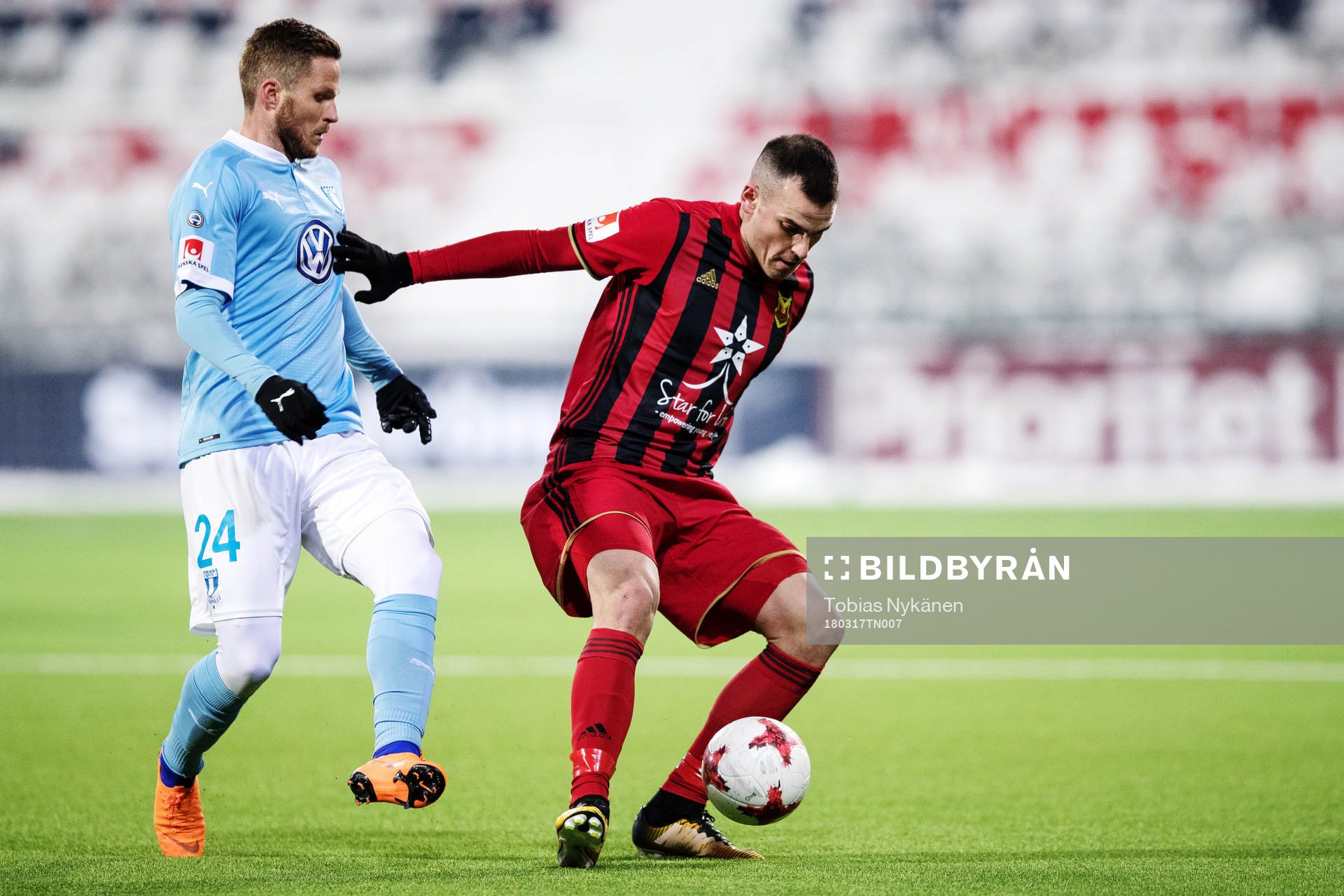 Malmö FFs Lasse Nielsen och Östersunds Dino Islamovic