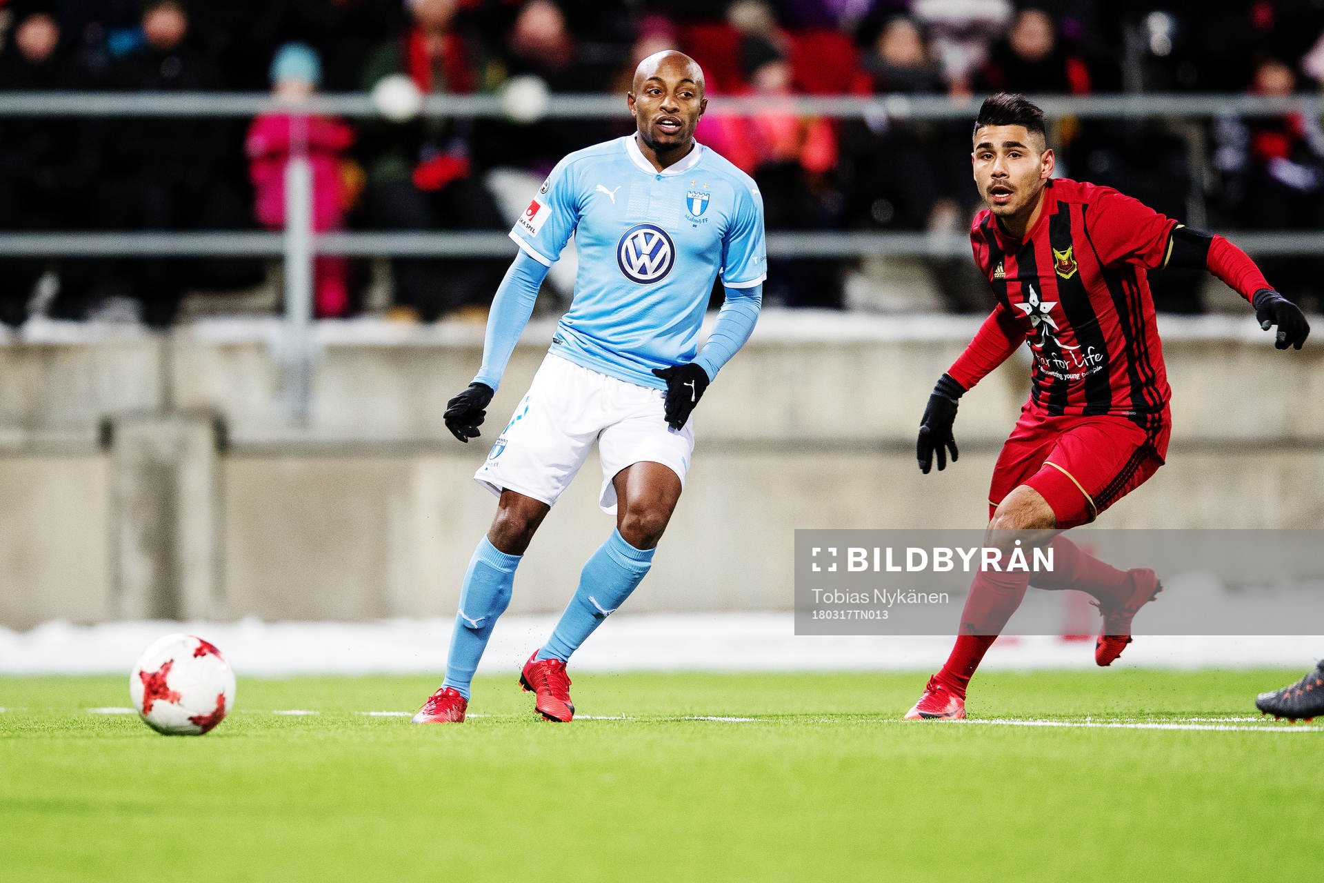 Malmö FFs Fouad Bachirou och Östersunds Hosam Aiesh