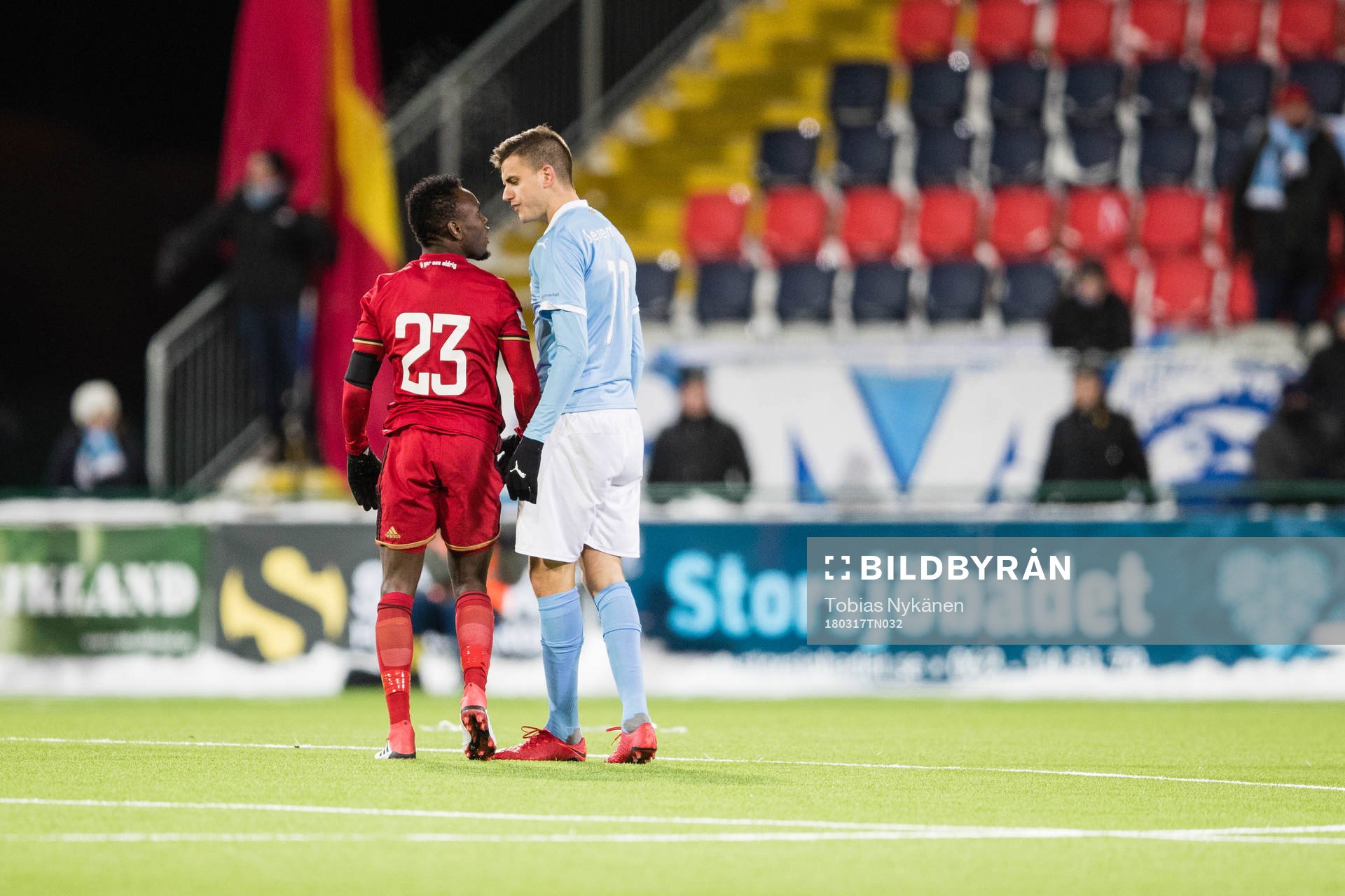 Östersunds Samuel Mensiro och Malmö FFs Alexander