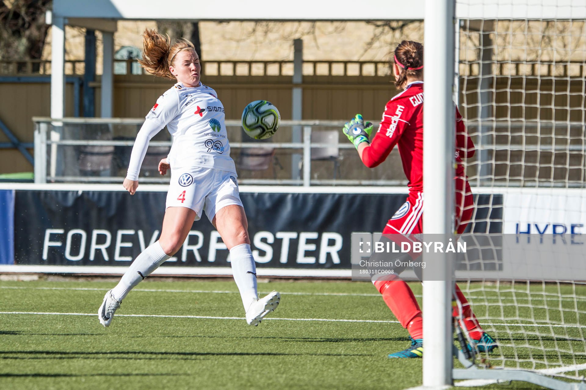 Rosengårds Glodis Perla Viggosdottir mot Djurgårdens