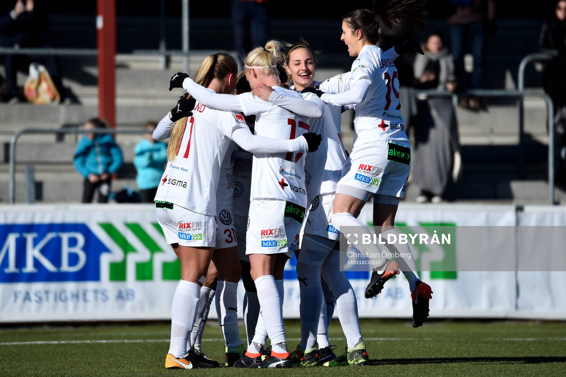 Rosengårds Anja Mittag jublar med lagkamrater
