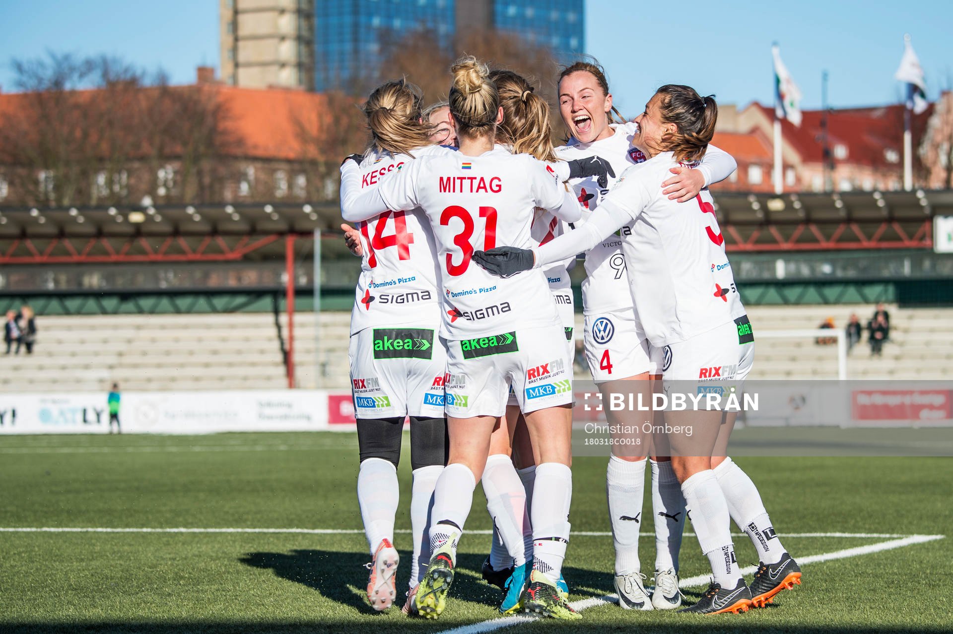 Jubel i Rosengård efter Fiona Browns 2-1 under semifinalen i Svenska Cupen den 18 mars 2018 i Malmö.