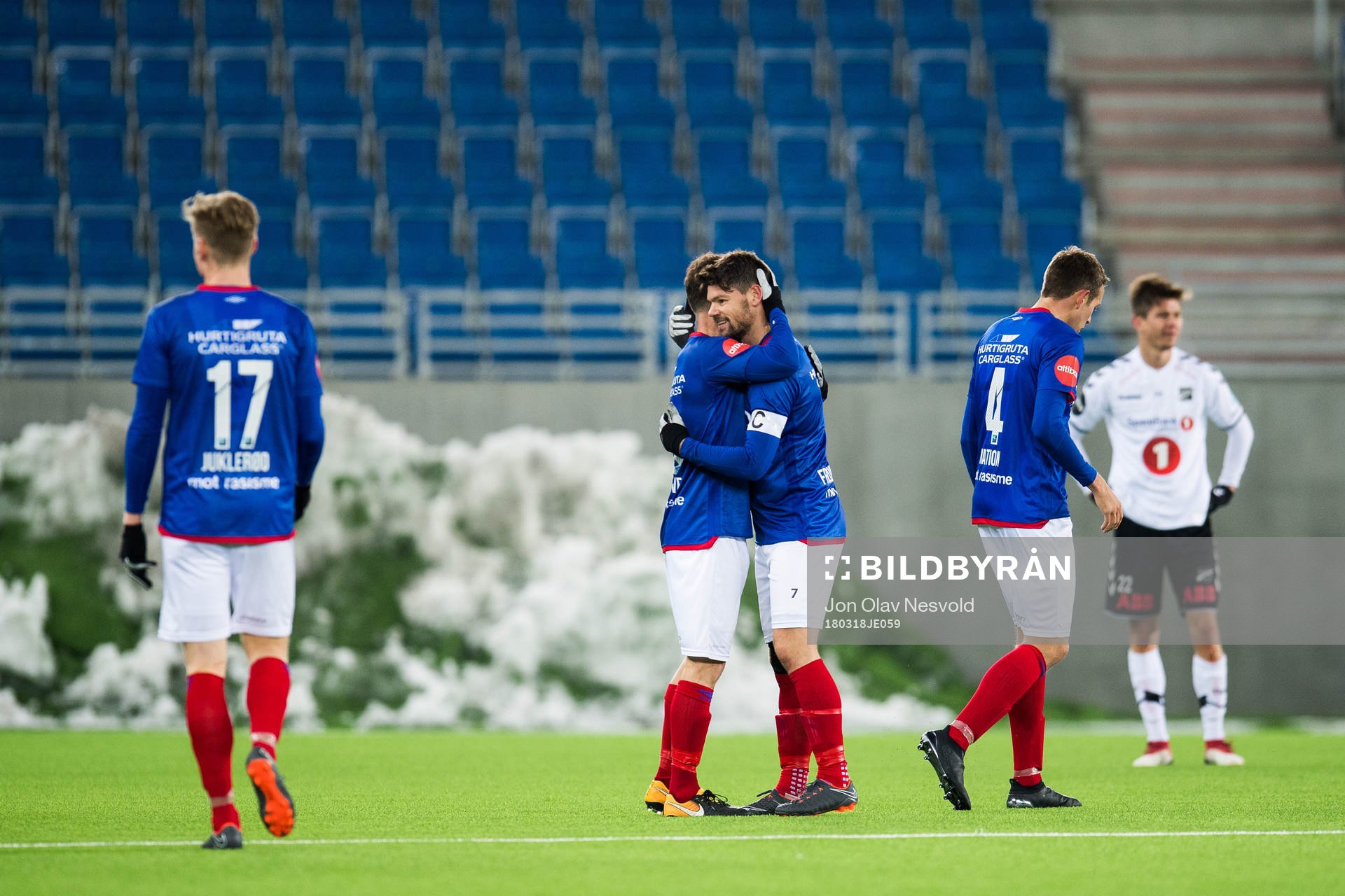 Daniel Fredheim Holm of Vålerenga celebrates