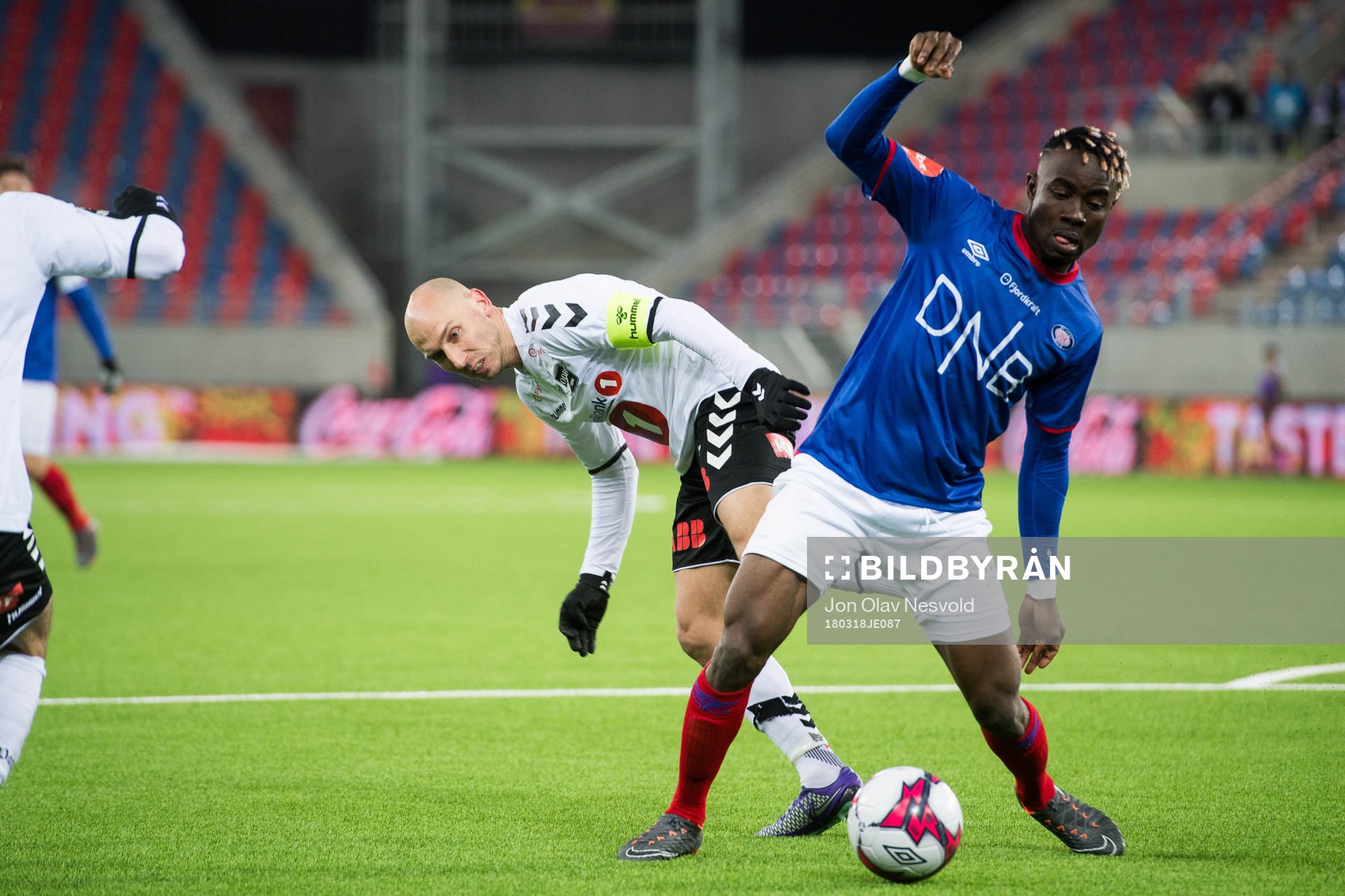 Jone Samuelsen of Odd and Sam Johnson of Vålerenga