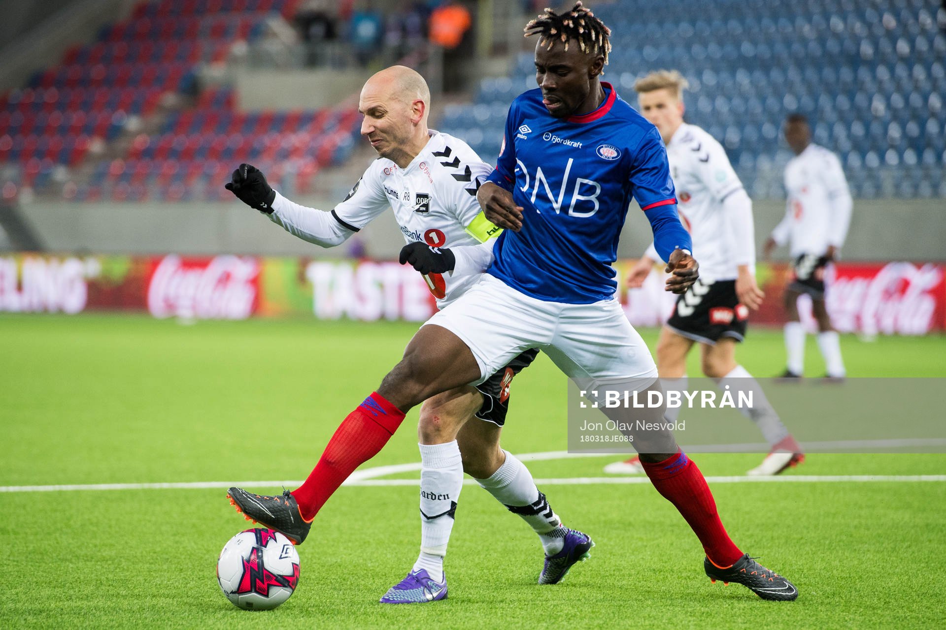 Jone Samuelsen of Odd and Sam Johnson of Vålerenga