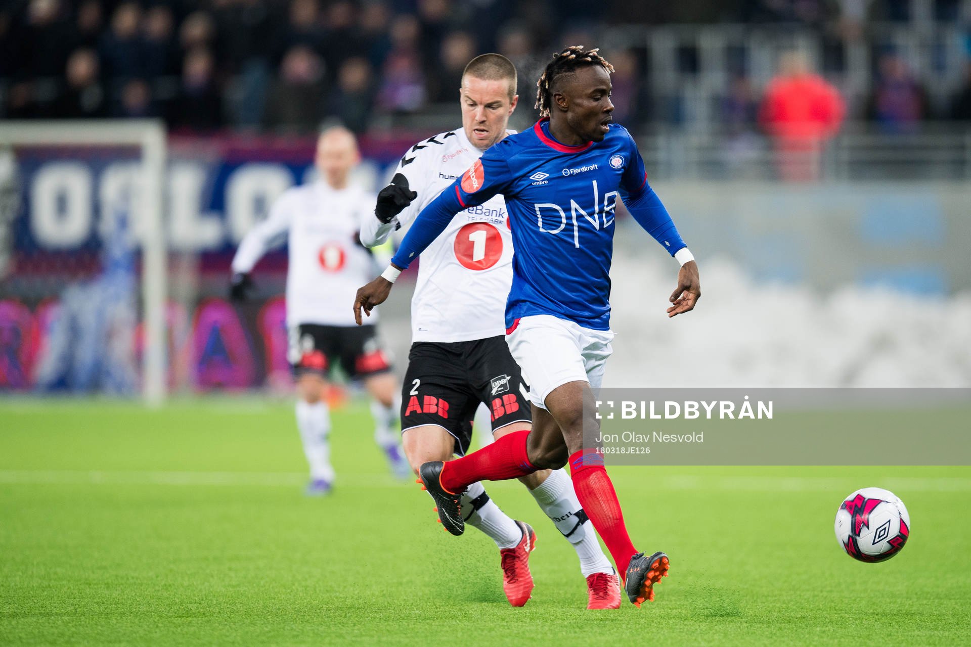 Espen Ruud of Odd and Sam Johnson of Vålerenga