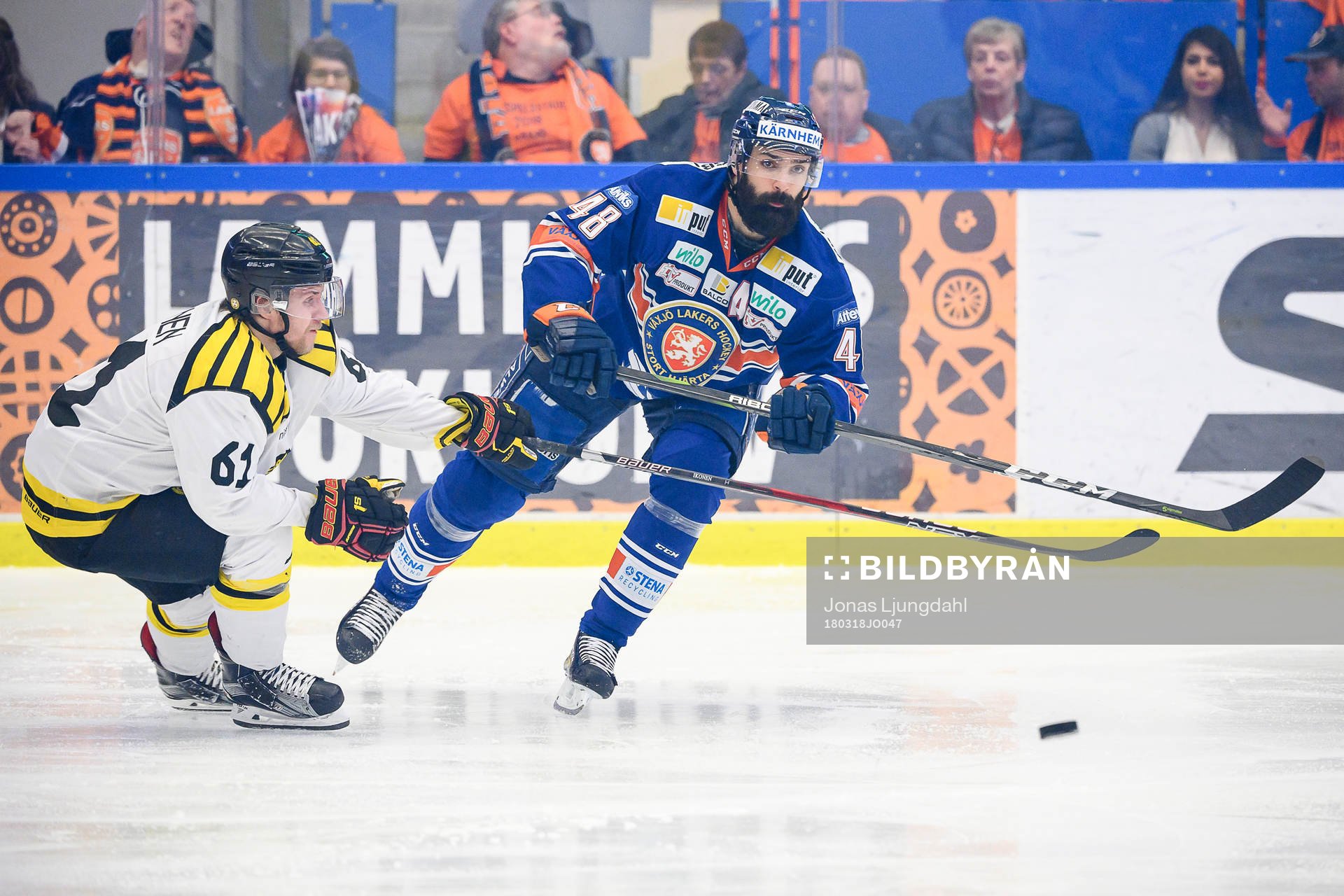 Brynäs Juuso Ikonen och Växjös Daniel Rahimi