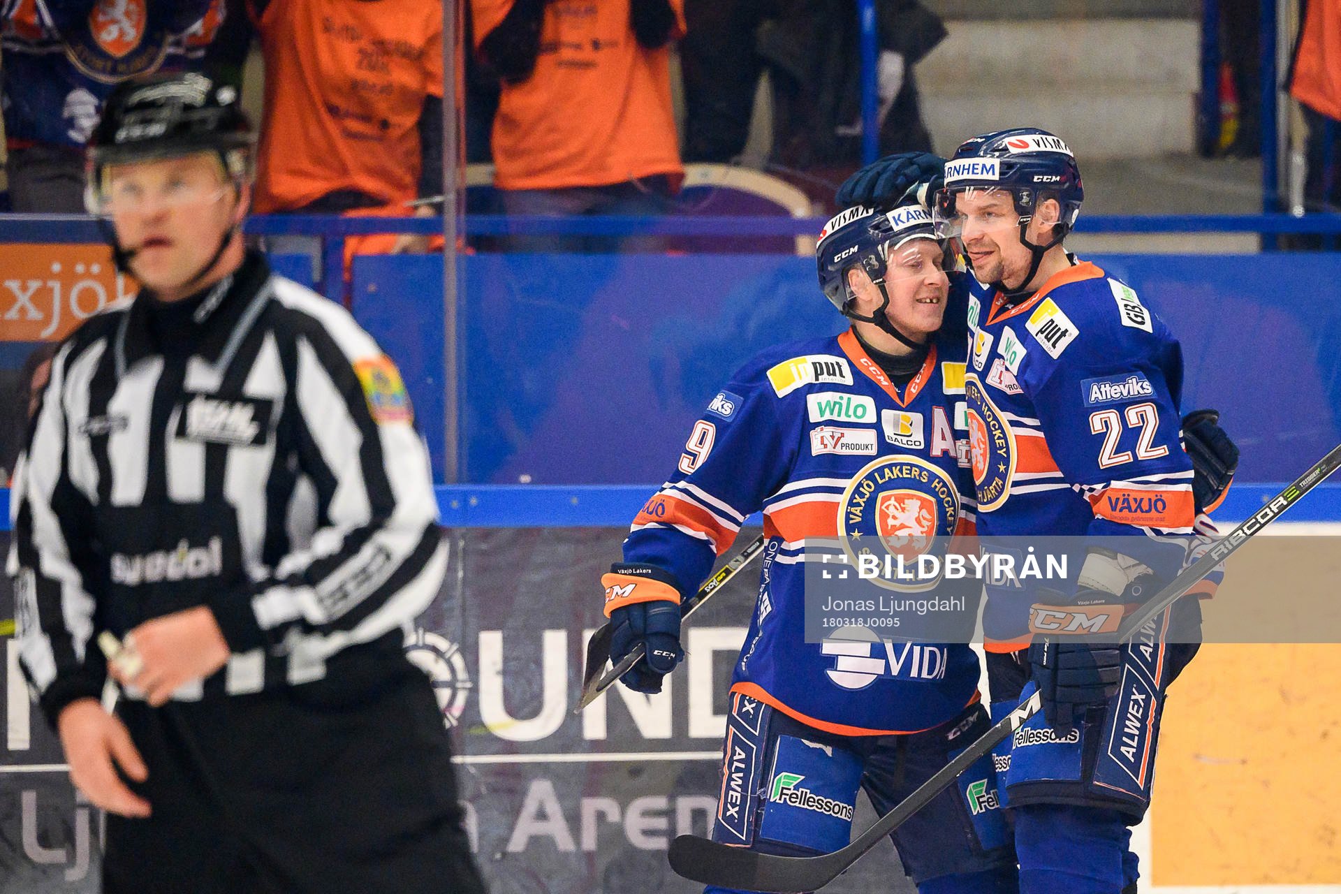 Växjös Tuomas Kiiskinen och Växjös Janne Pesonen jublar