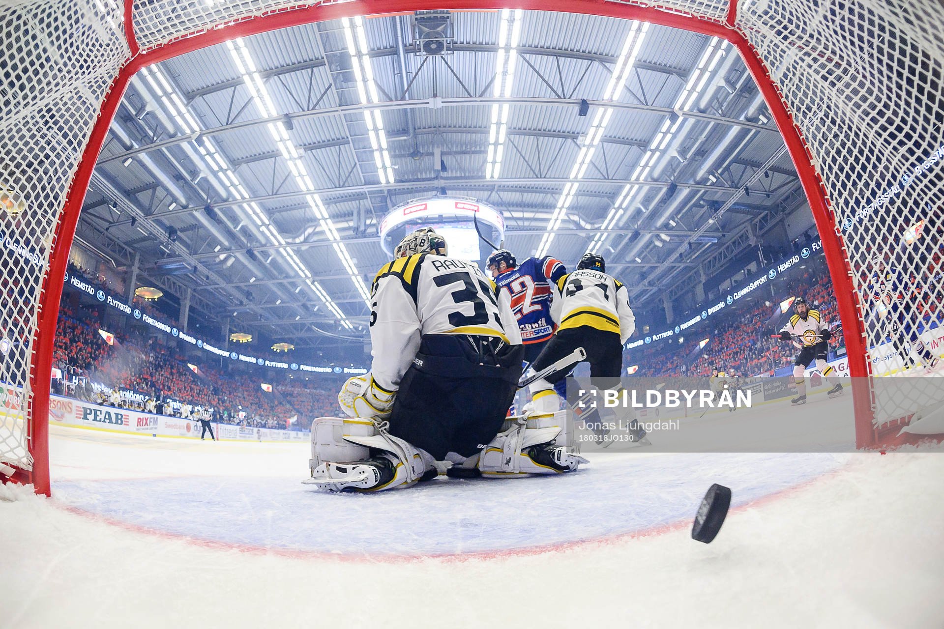 Växjös Eric Martinsson (ej i bild) gör mål 1-0 bakom