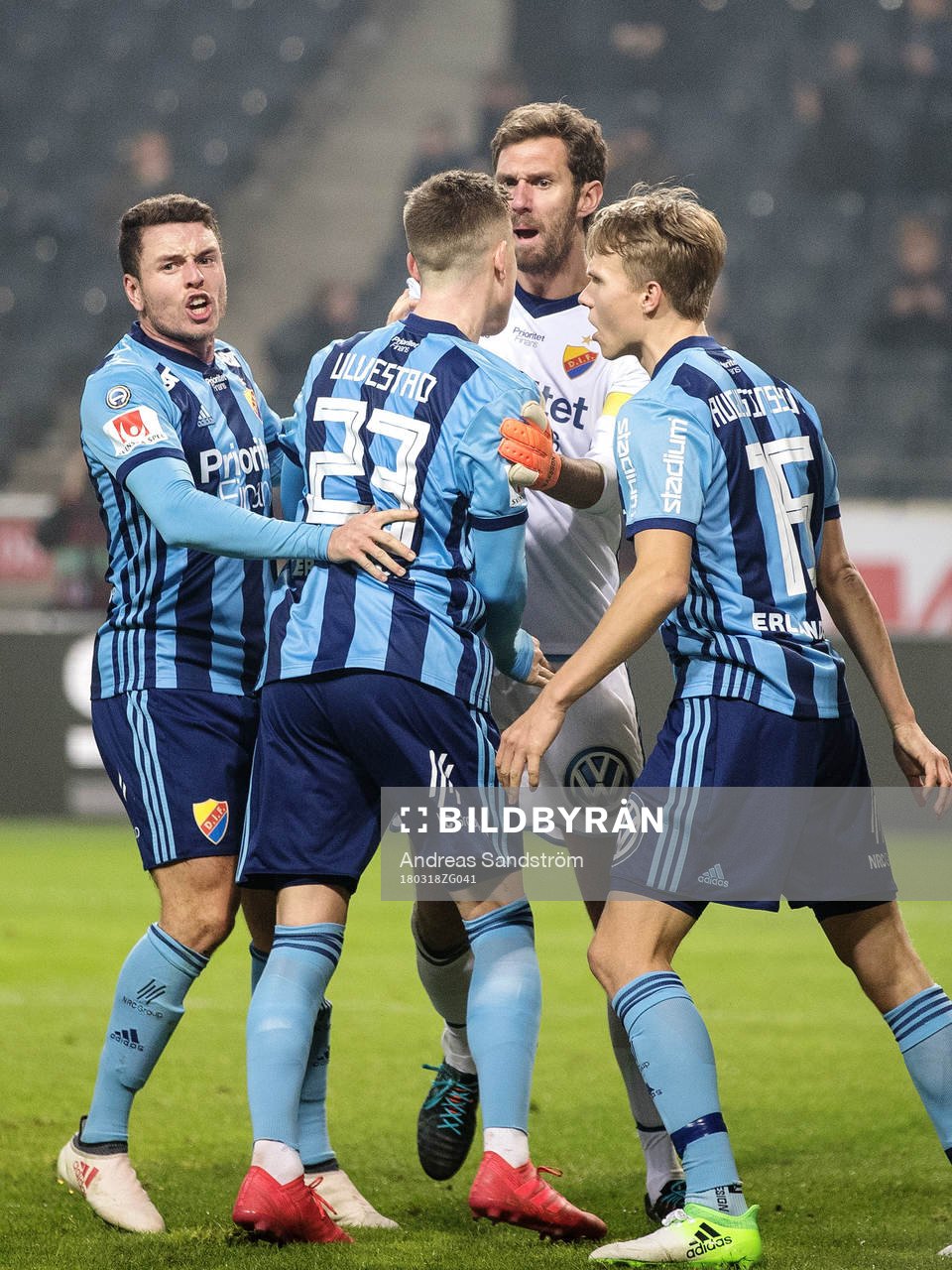 Djurgårdens målvakt Andreas Isaksson jublar med