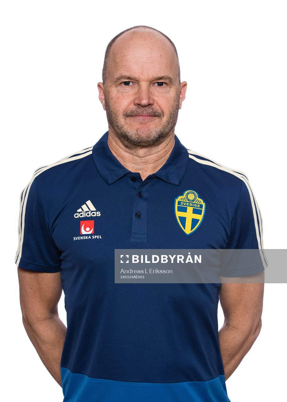 Johan Allgulander, naprapat för Sveriges fotbollslandslag, poserar för ett porträtt den 19 mars 2018 i Stockholm. 