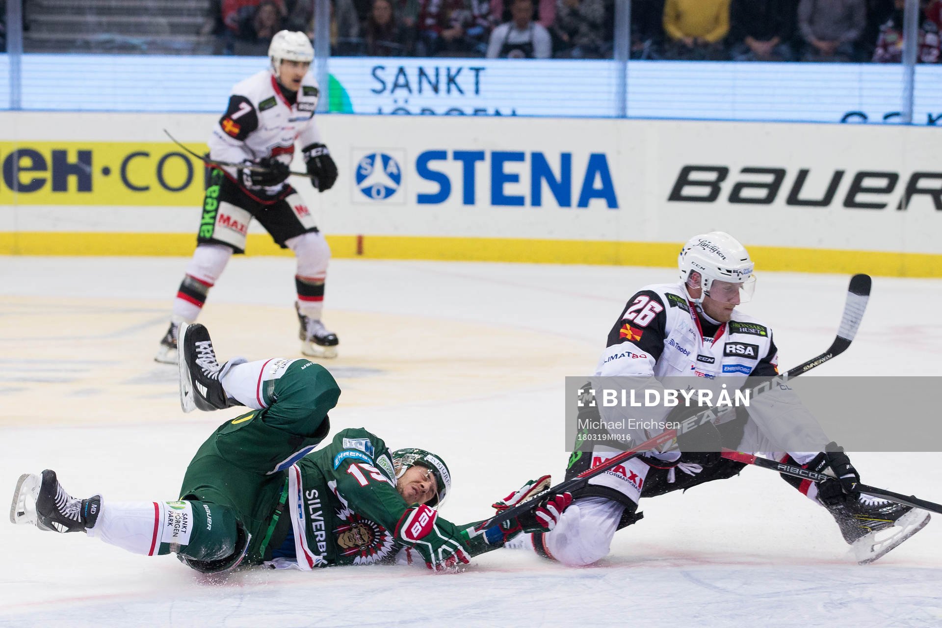 Frölundas Matt Donovan faller