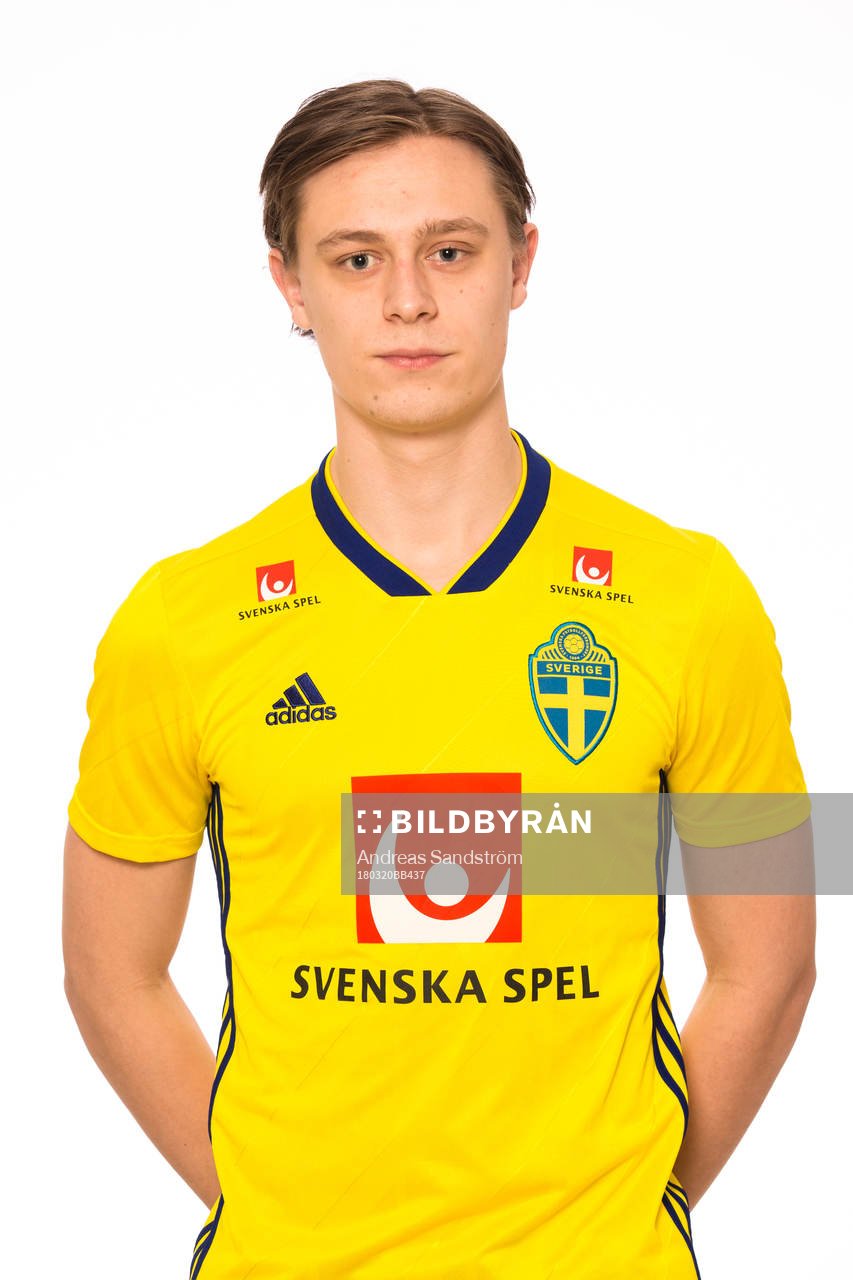 Rasmus Strandberg i P18/00-landslaget poserar för ett porträtt den 20 Mars 2018 i Stockholm. 