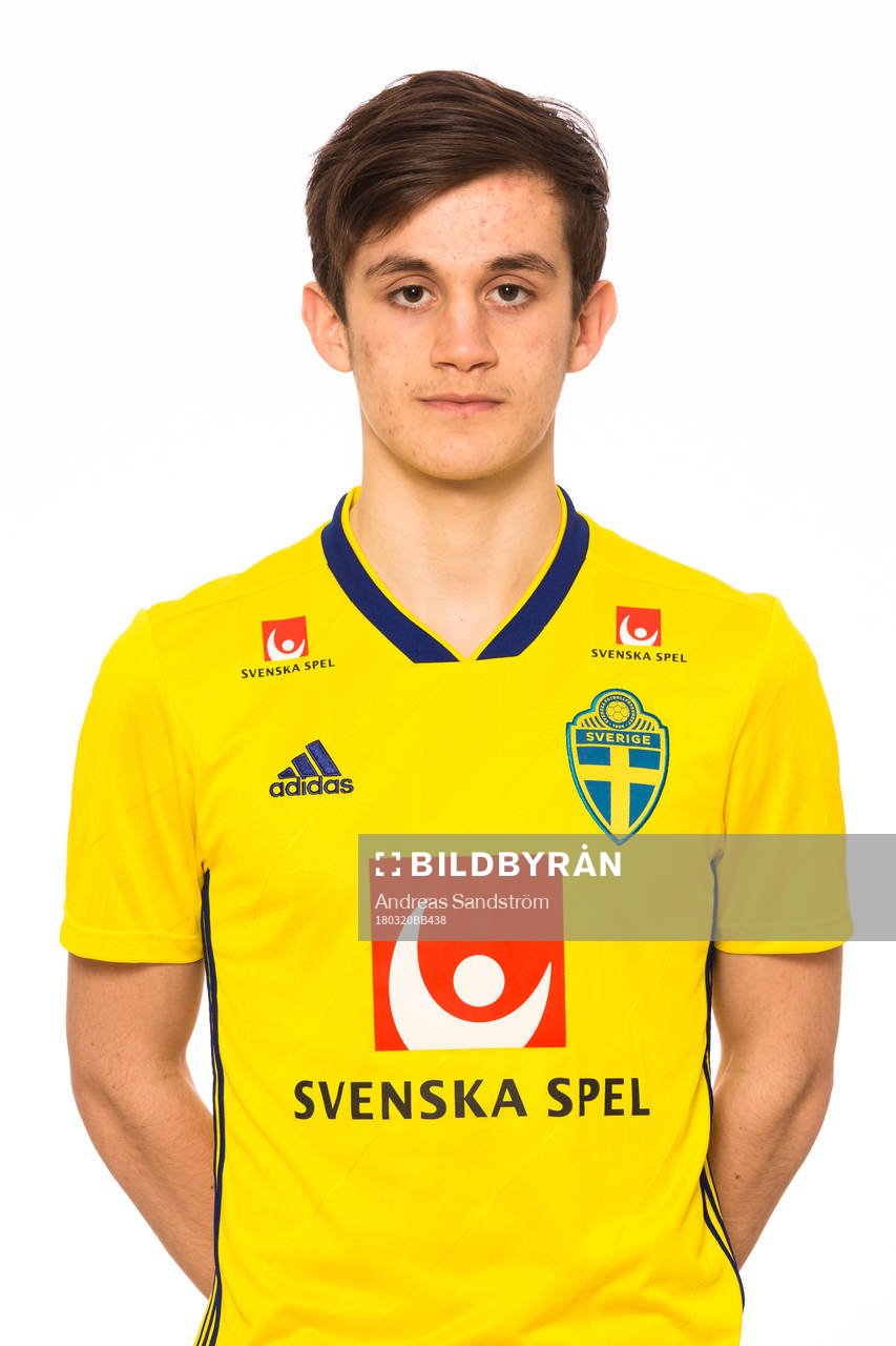 Besfort Kalludra i P18/00-landslaget poserar för ett porträtt den 20 Mars 2018 i Stockholm. 