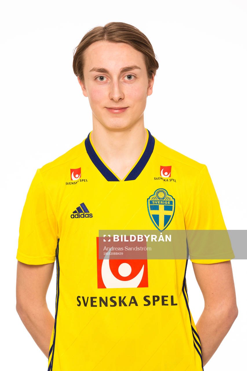 Hugo Keller i P18/00-landslaget poserar för ett porträtt den 20 Mars 2018 i Stockholm. 