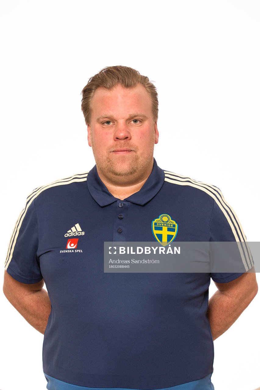 Förbundskapten Viktor Eriksson i P18/00-landslaget poserar för ett porträtt den 20 Mars 2018 i Stockholm. 