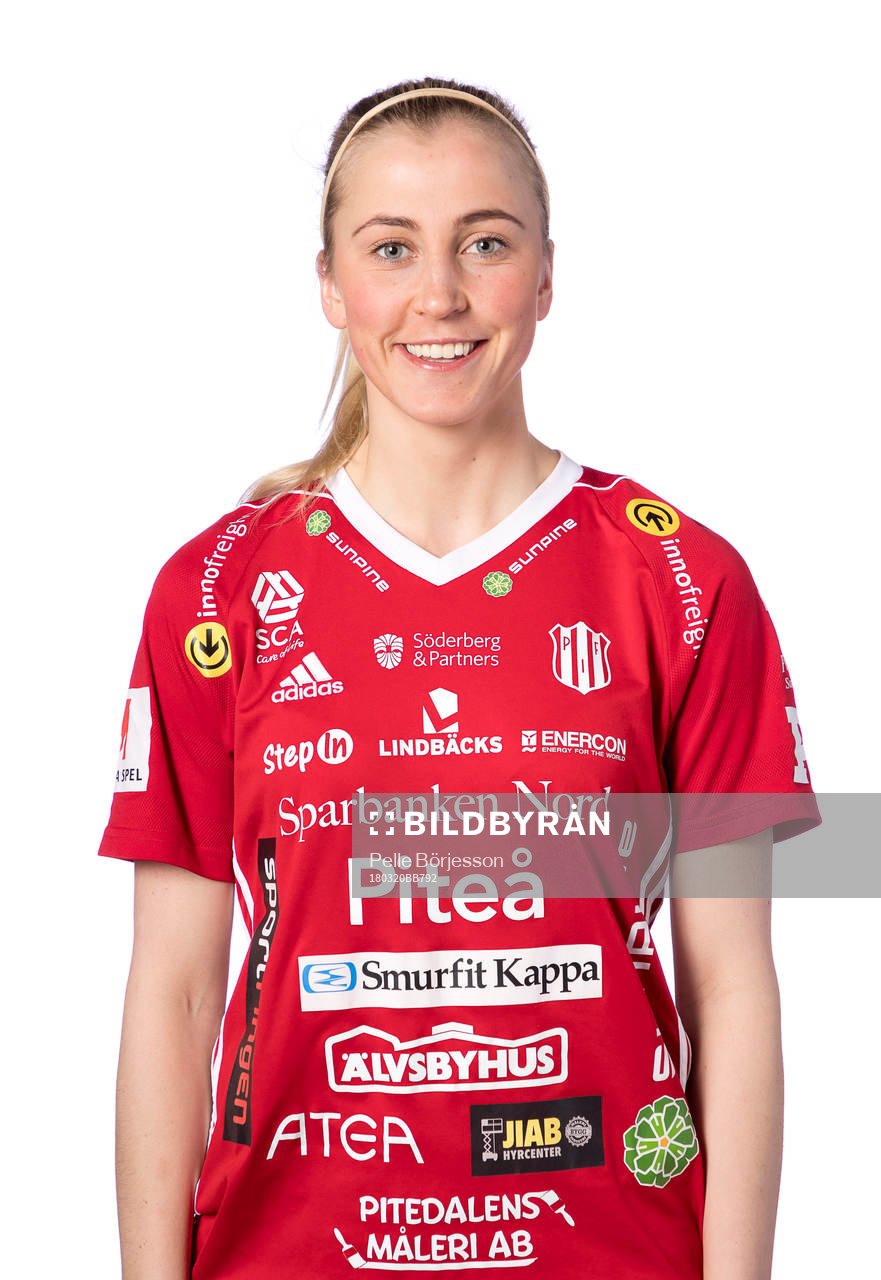 Piteås Julia Karlernäs poserar för ett porträtt den 20 mars 2018 i Piteå.