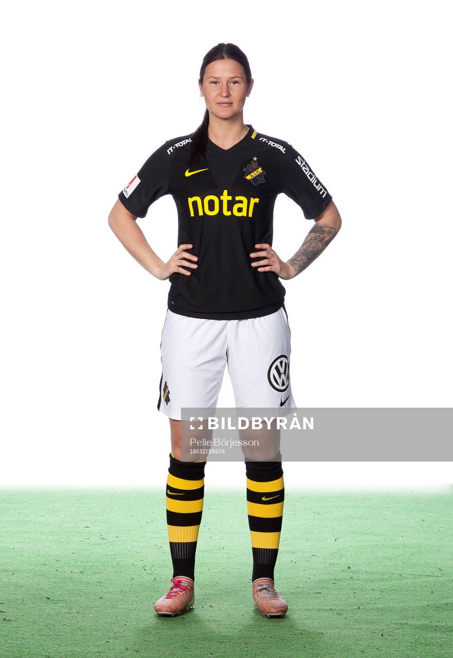 s Nicole Modin