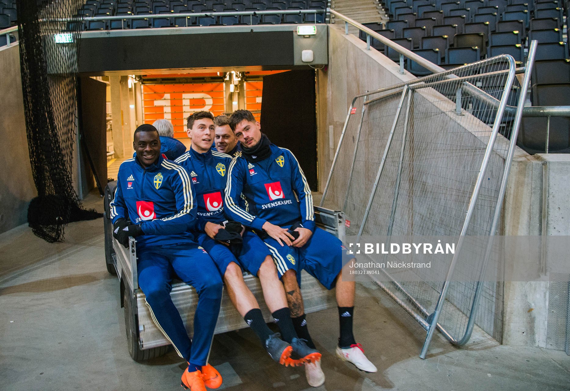 Sveriges Ken Sema, Victor Nilsson Lindelöf, Sebastian