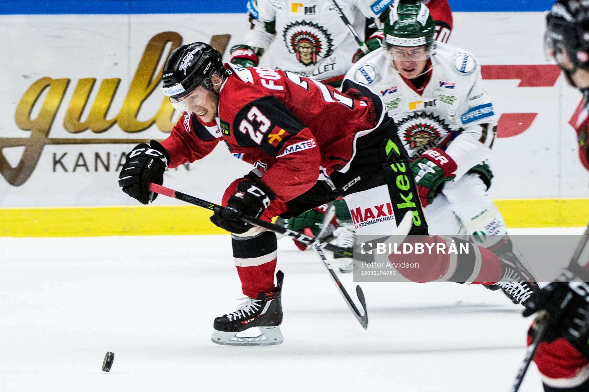 Malmö Redhawks Christoffer Forsberg och Frölundas Victor