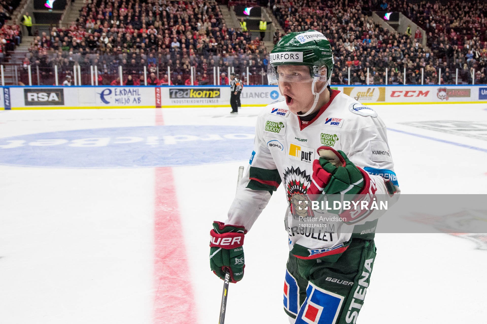 Frölundas Carl Grundström jublar