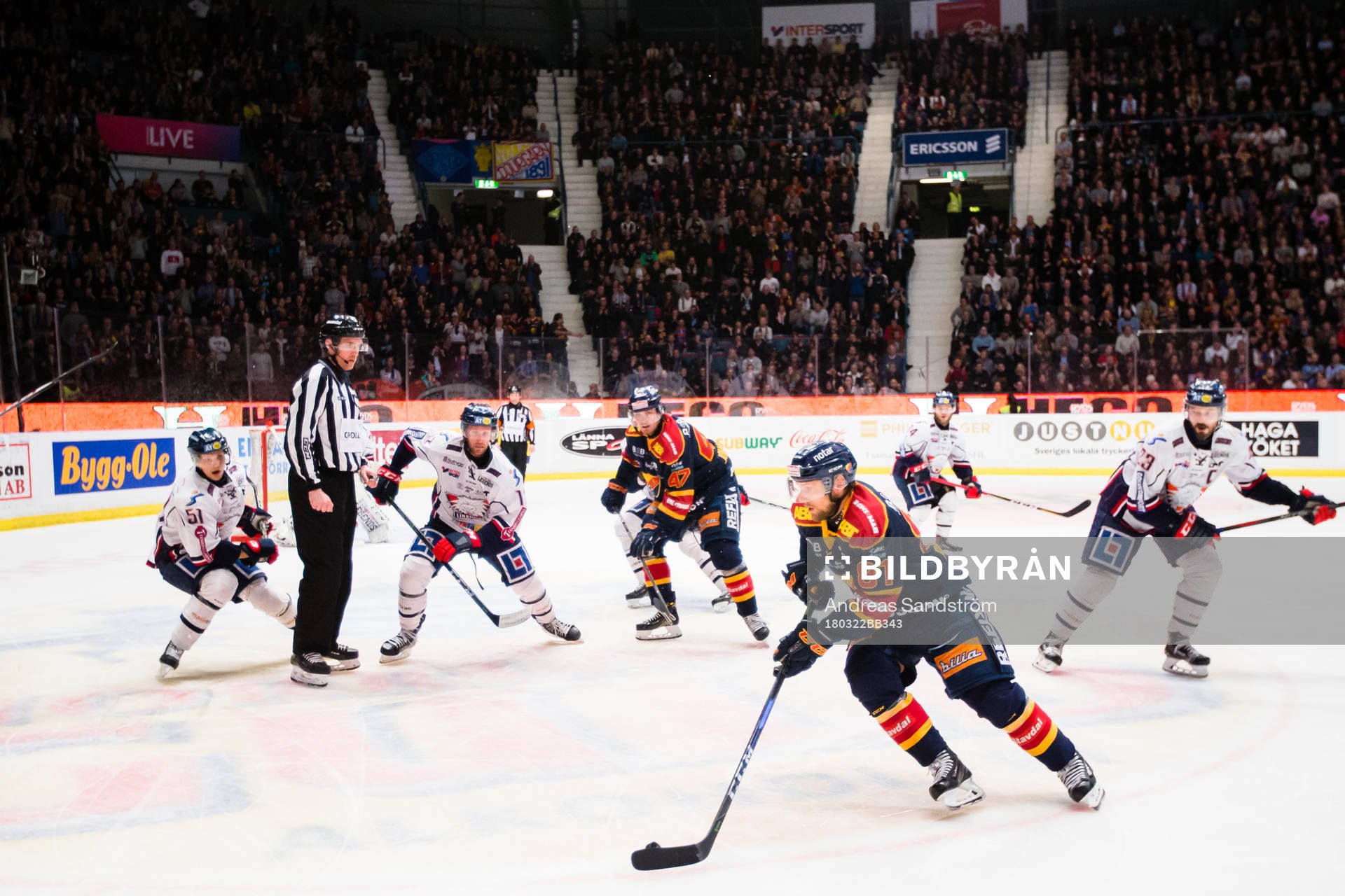 Djurgårdens Calle Ridderwall med puck