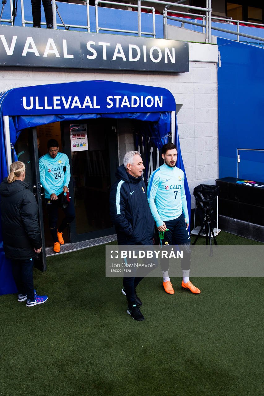 Bert van Marwijk, head coach of Australia, and Mathew