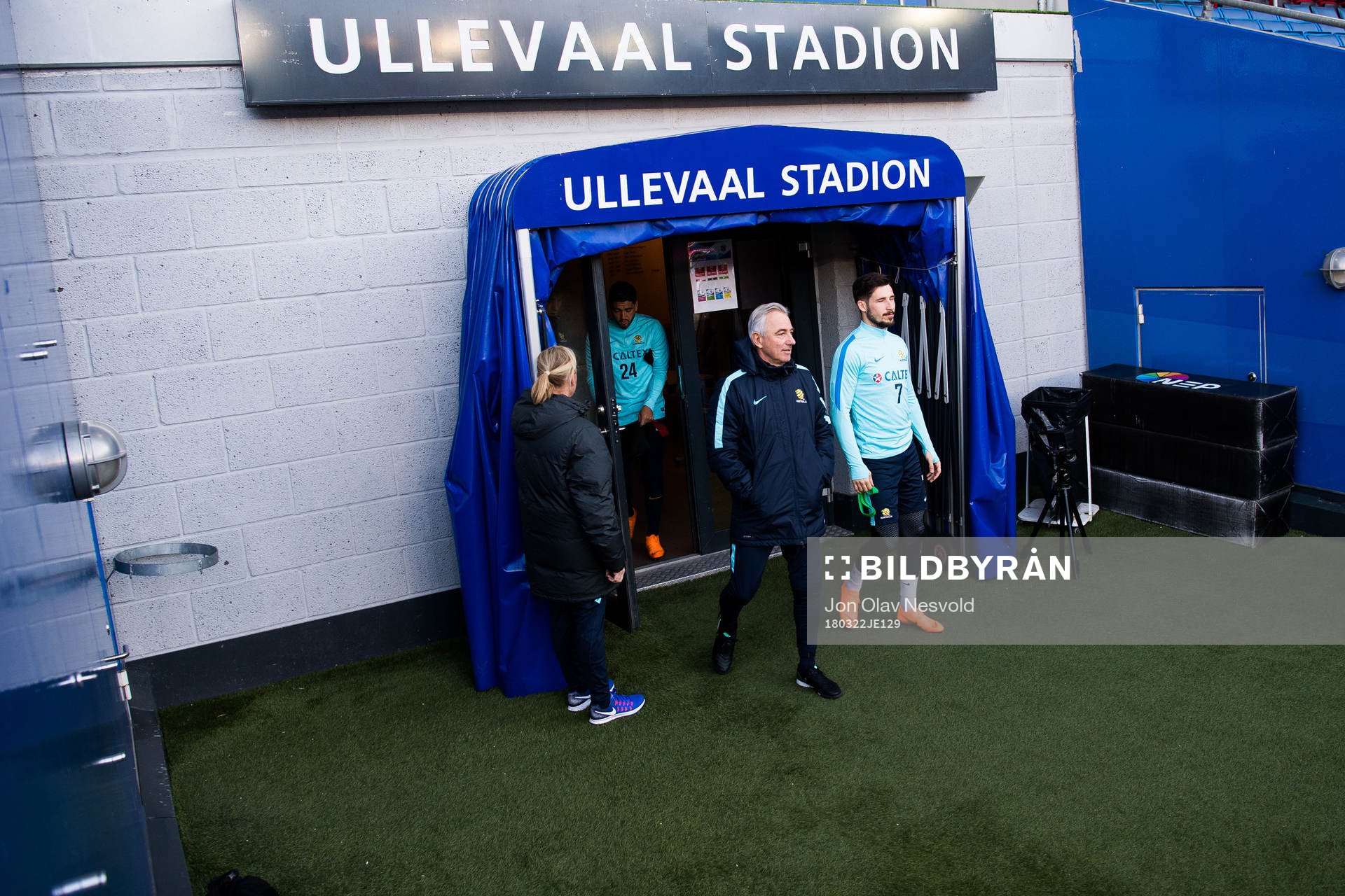 Bert van Marwijk, head coach of Australia, and Mathew