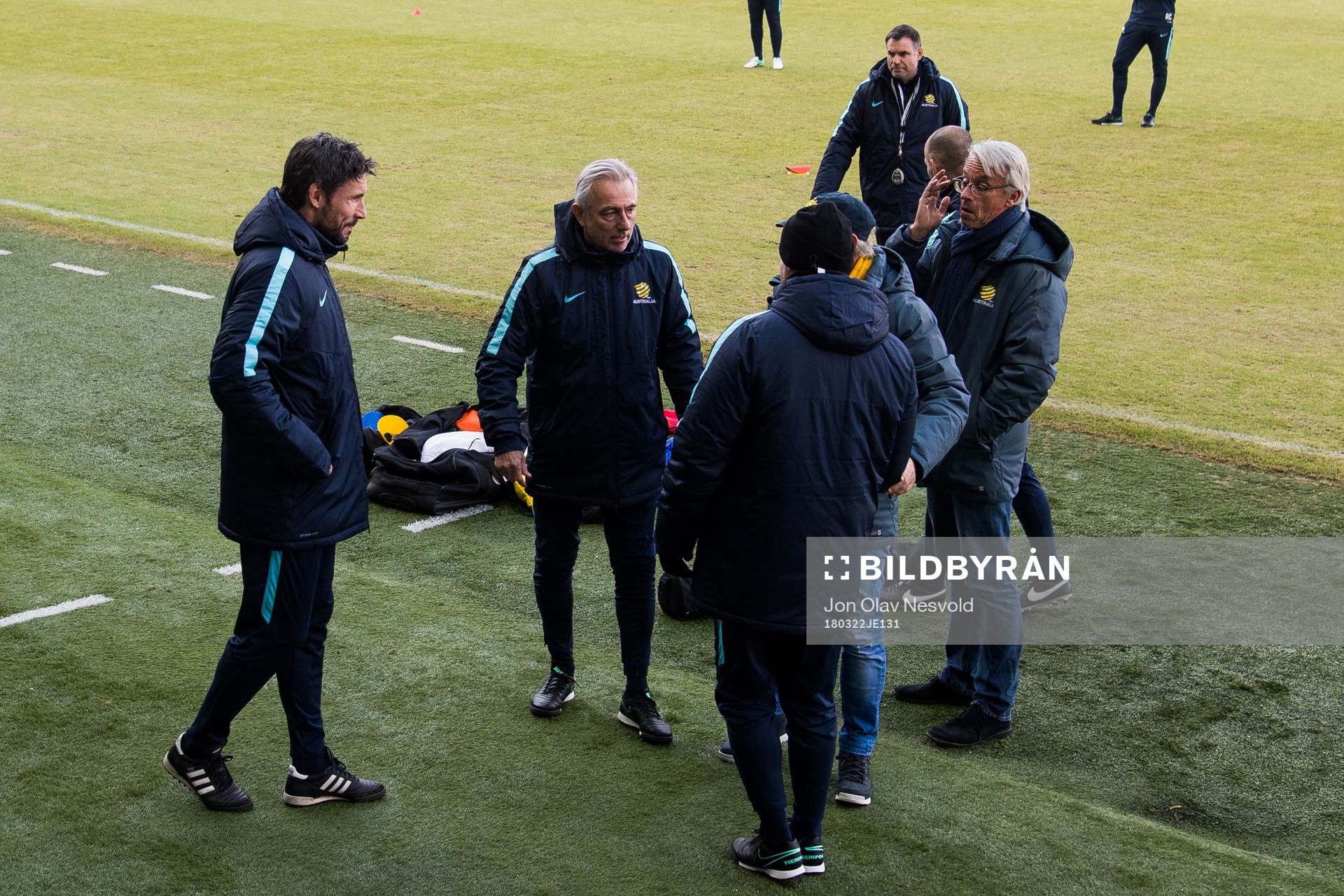 Mark van Bommel, assistant coach, and Bert van Marwijk,