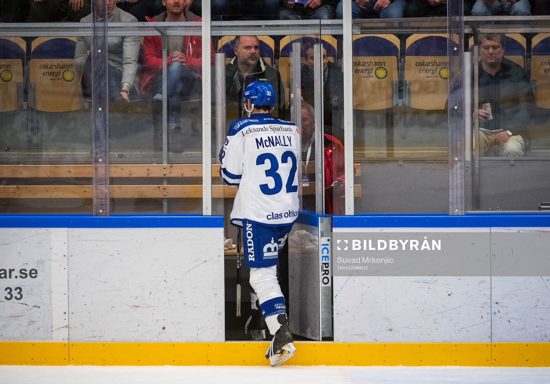 Leksands Patrick McNally på väg till utvisningsbåset