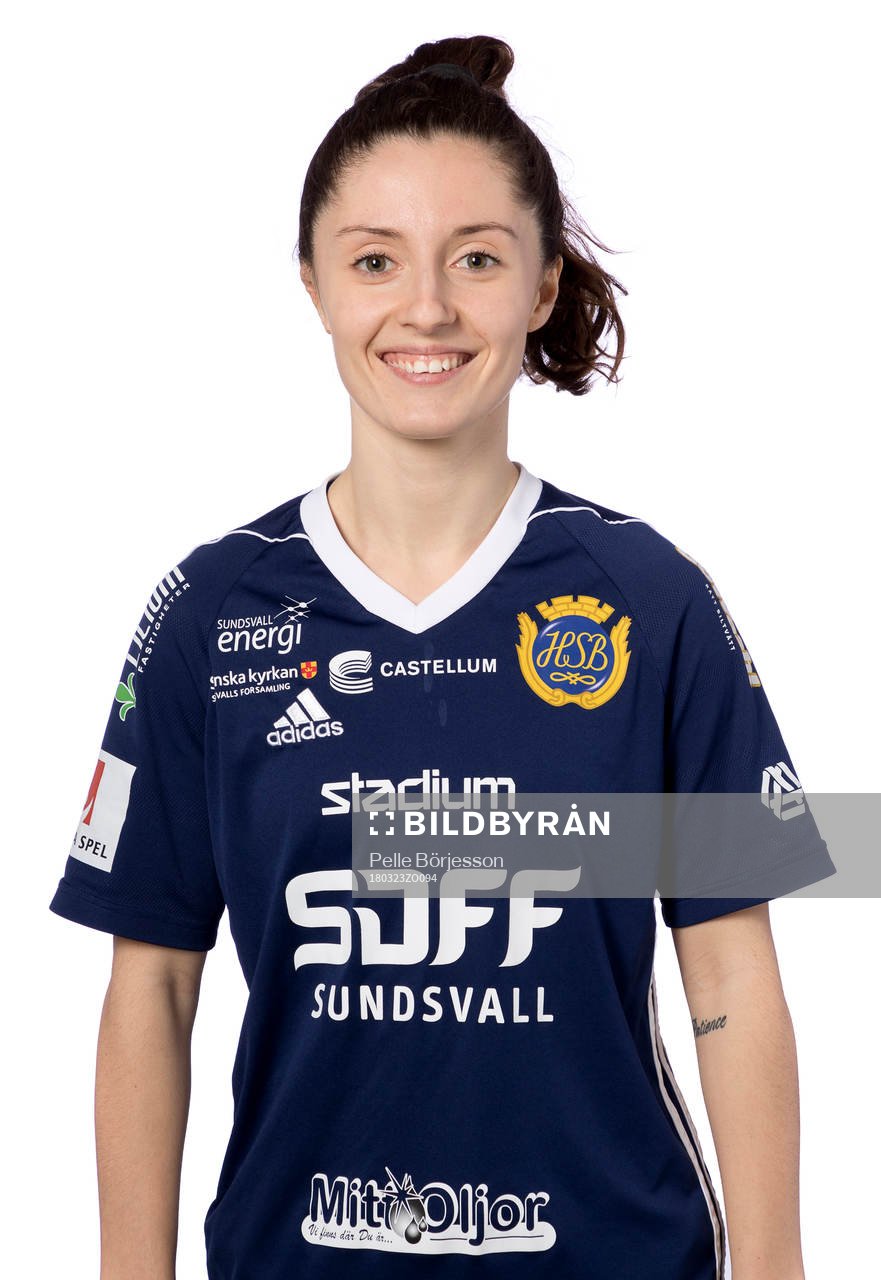 Sundsvalls Venera Rexhi poserar för ett porträtt den 23 mars 2018 i Sundsvall.