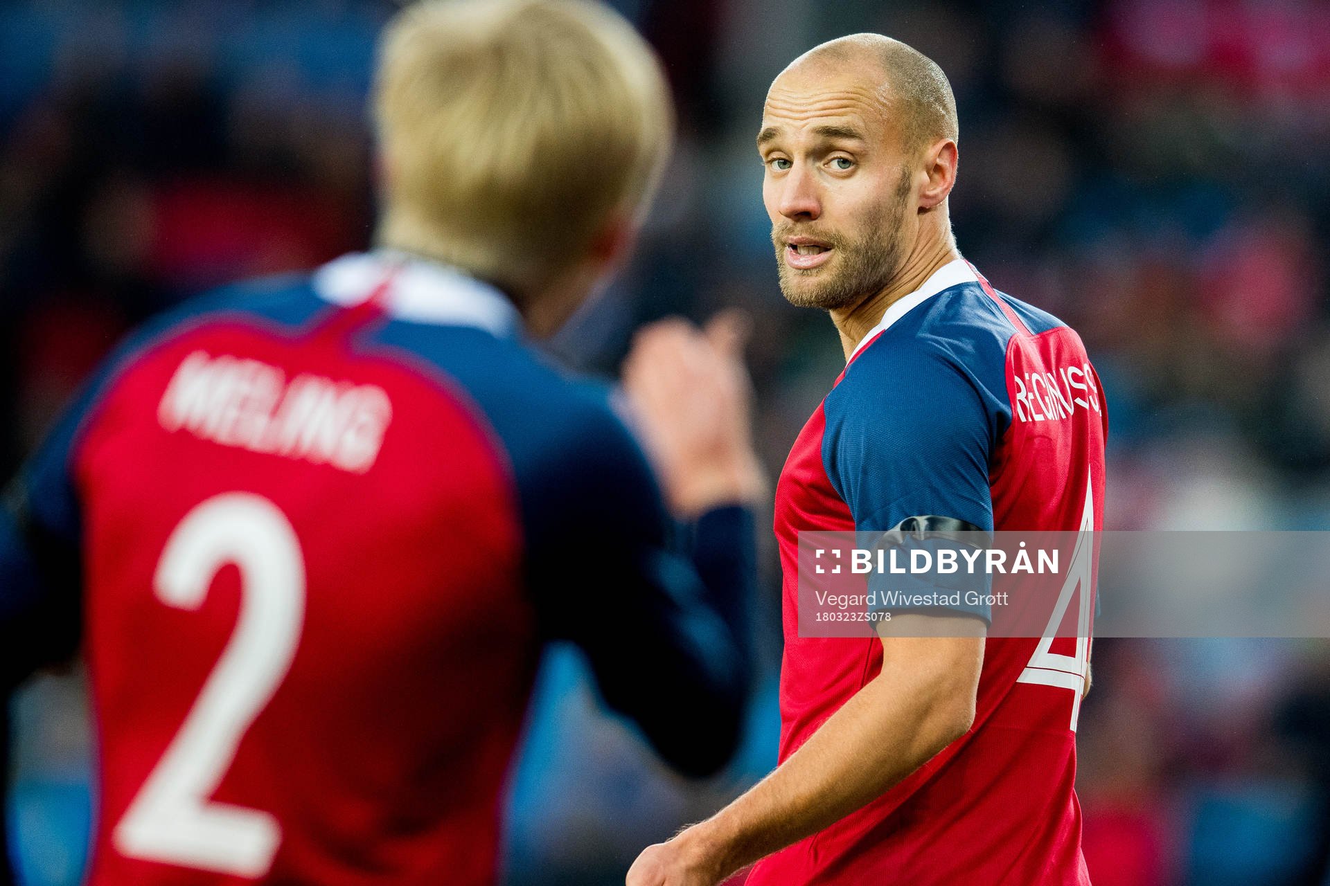 Tore Reginiussen of Norway talks to Birger Meling
