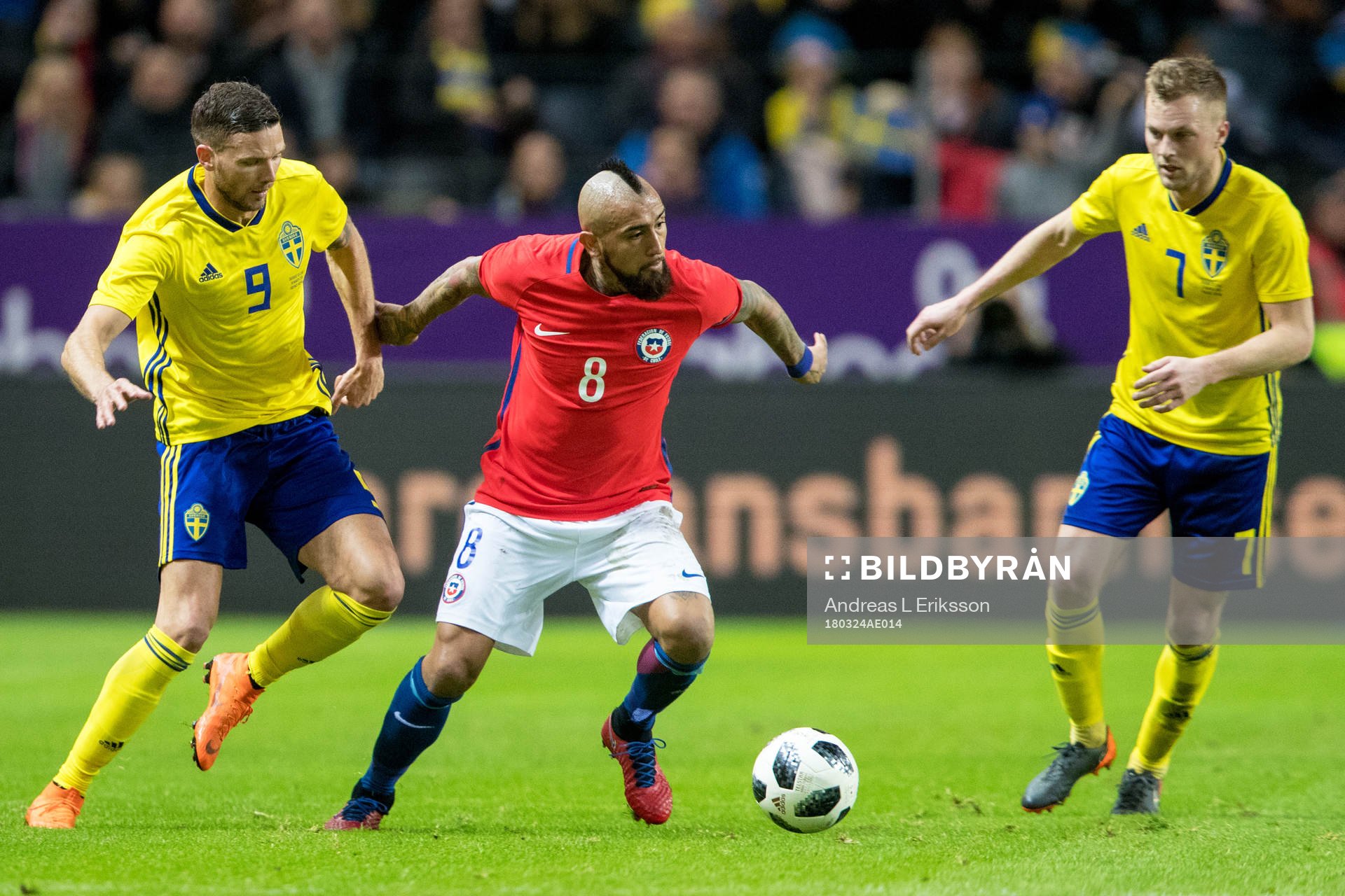 Sveriges Marcus Berg och Sebastian Larsson och Chiles