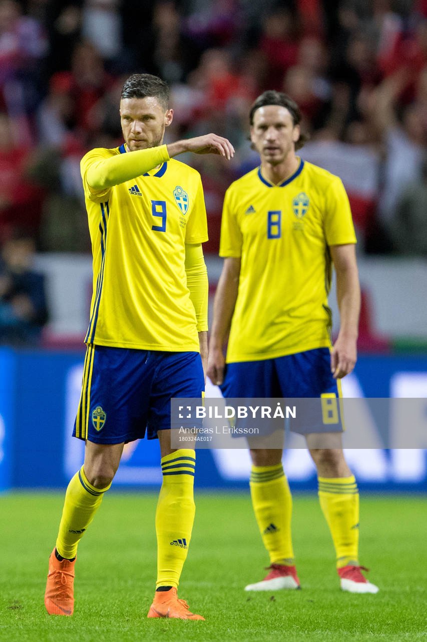 Sveriges Marcus Berg och Gustav Svensson deppar