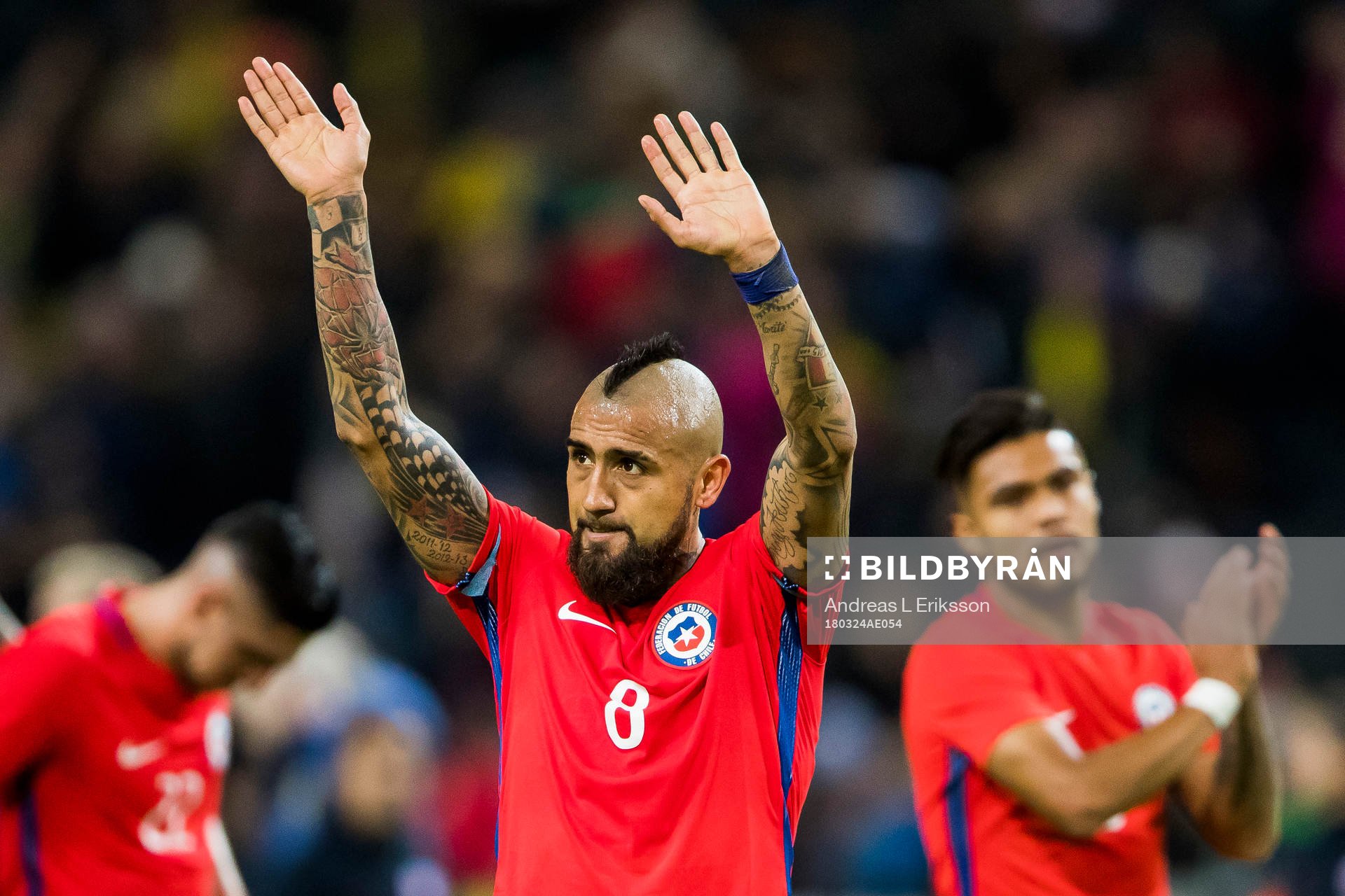 Chiles Arturo Vidal tackar publiken