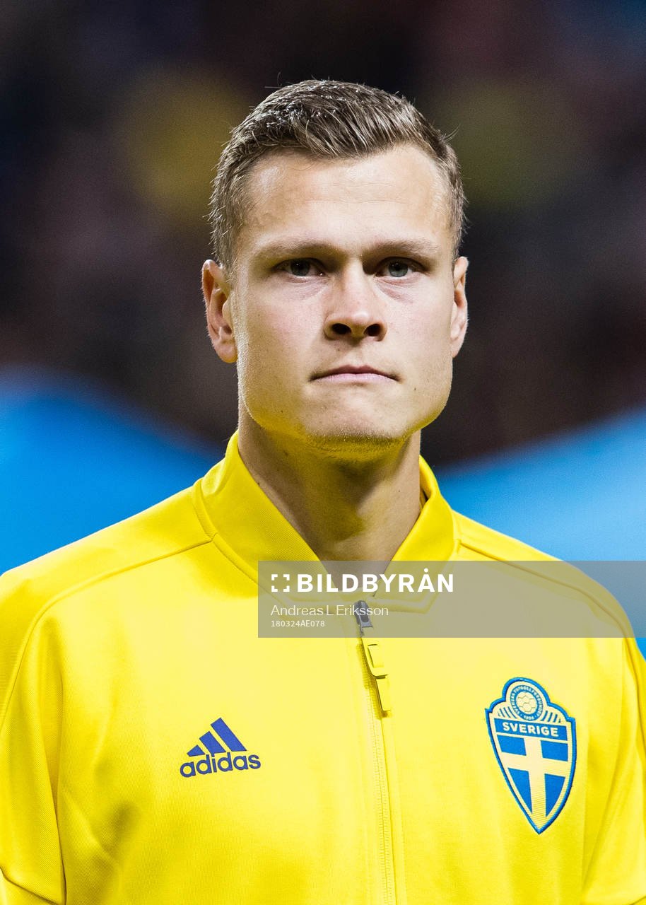 Sveriges Viktor Claesson innan träningslandskampen i