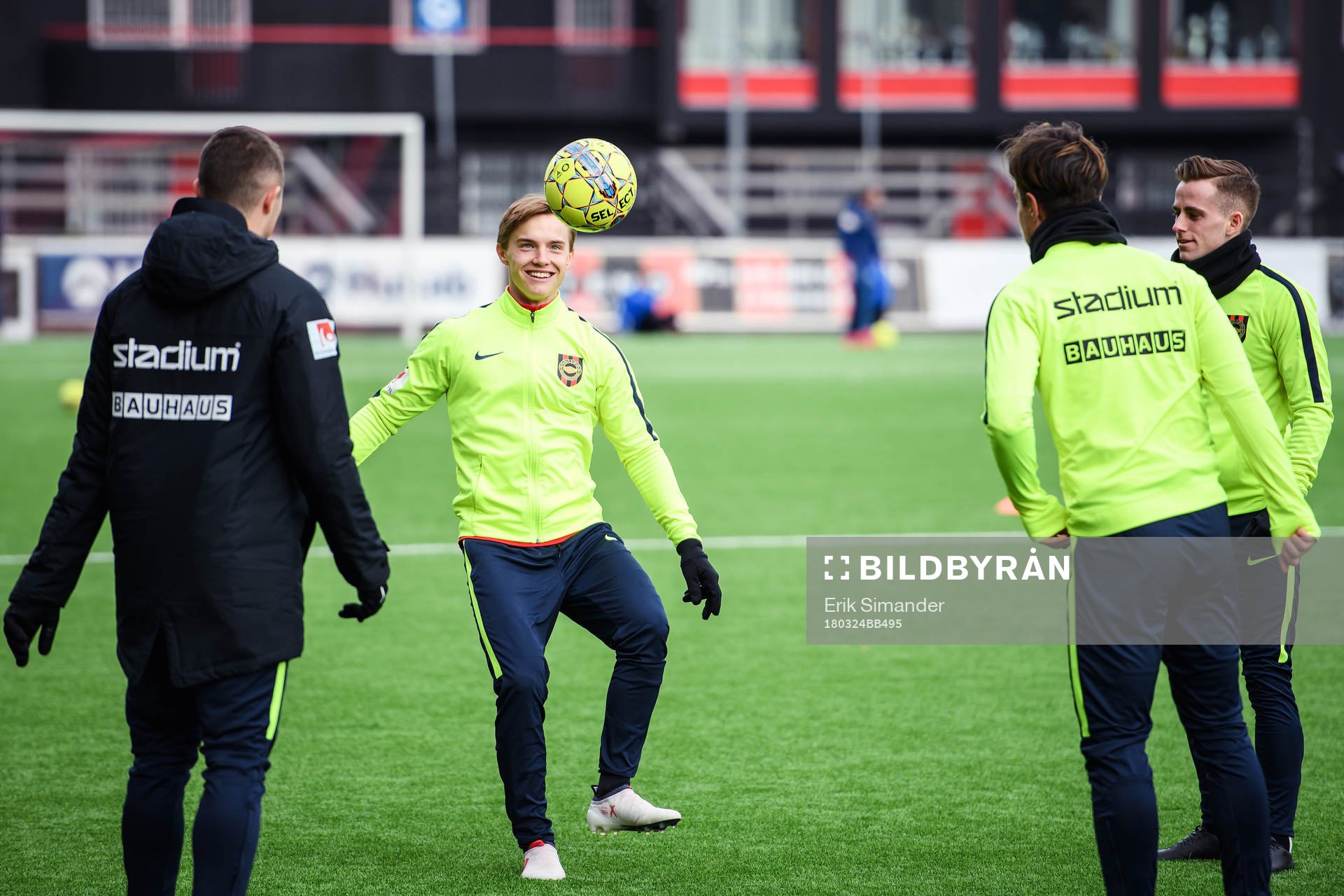 Brommapojkarnas spelare värmer upp