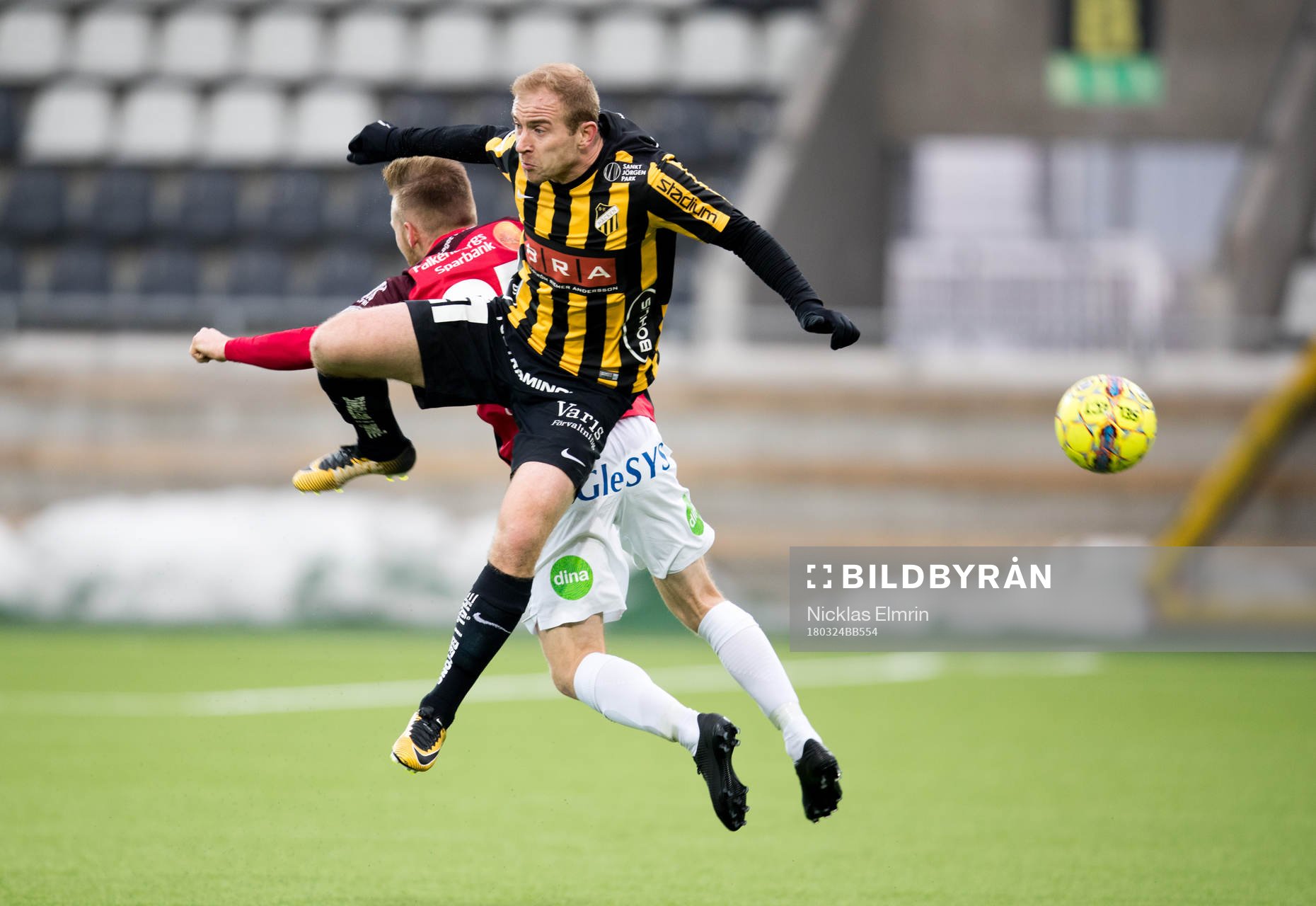 Häckens Kari Arkivuo mot Falkenbergs Tobias Englund