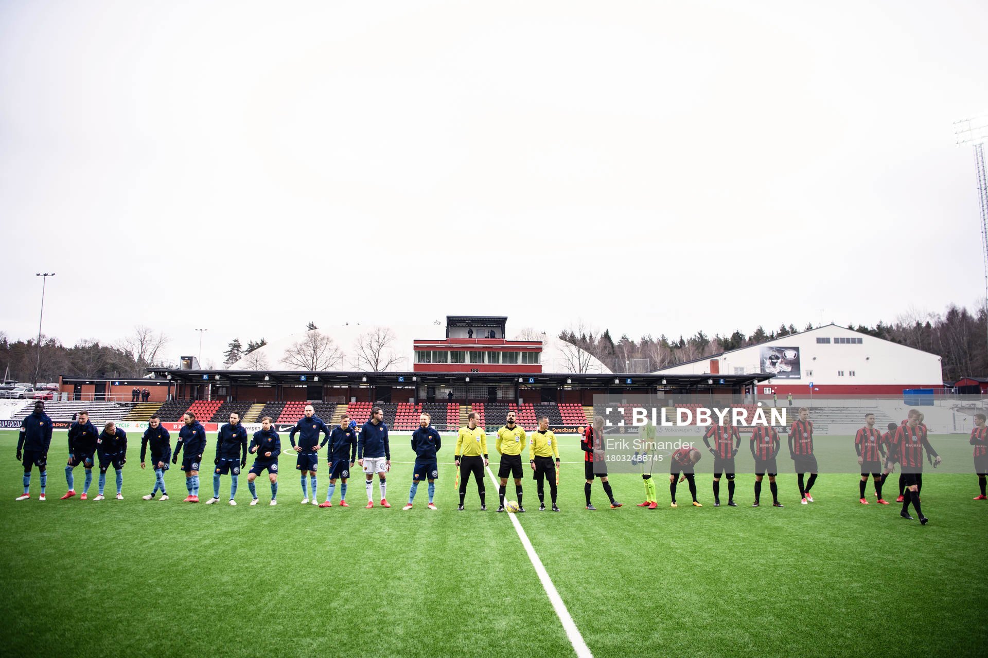 Djurgårdens och Brommapojkarnas spelare radar upp sig