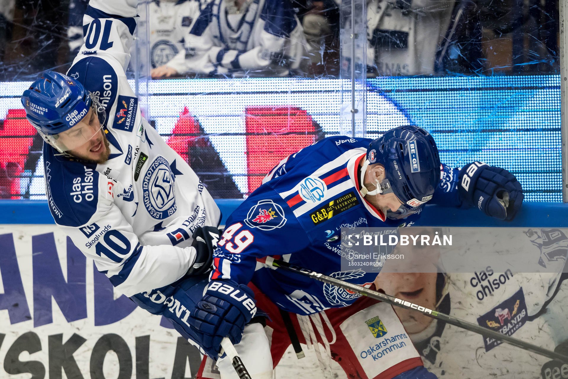 Leksands Matt Carey och Oskarshamns Niklas Johansson i