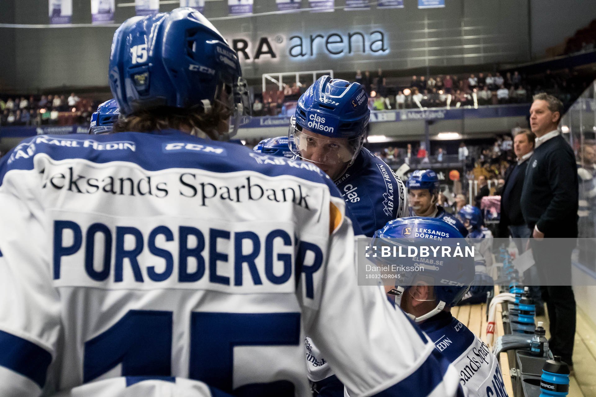 Leksands Marcel Müller  i båset i ishockeymatchen i