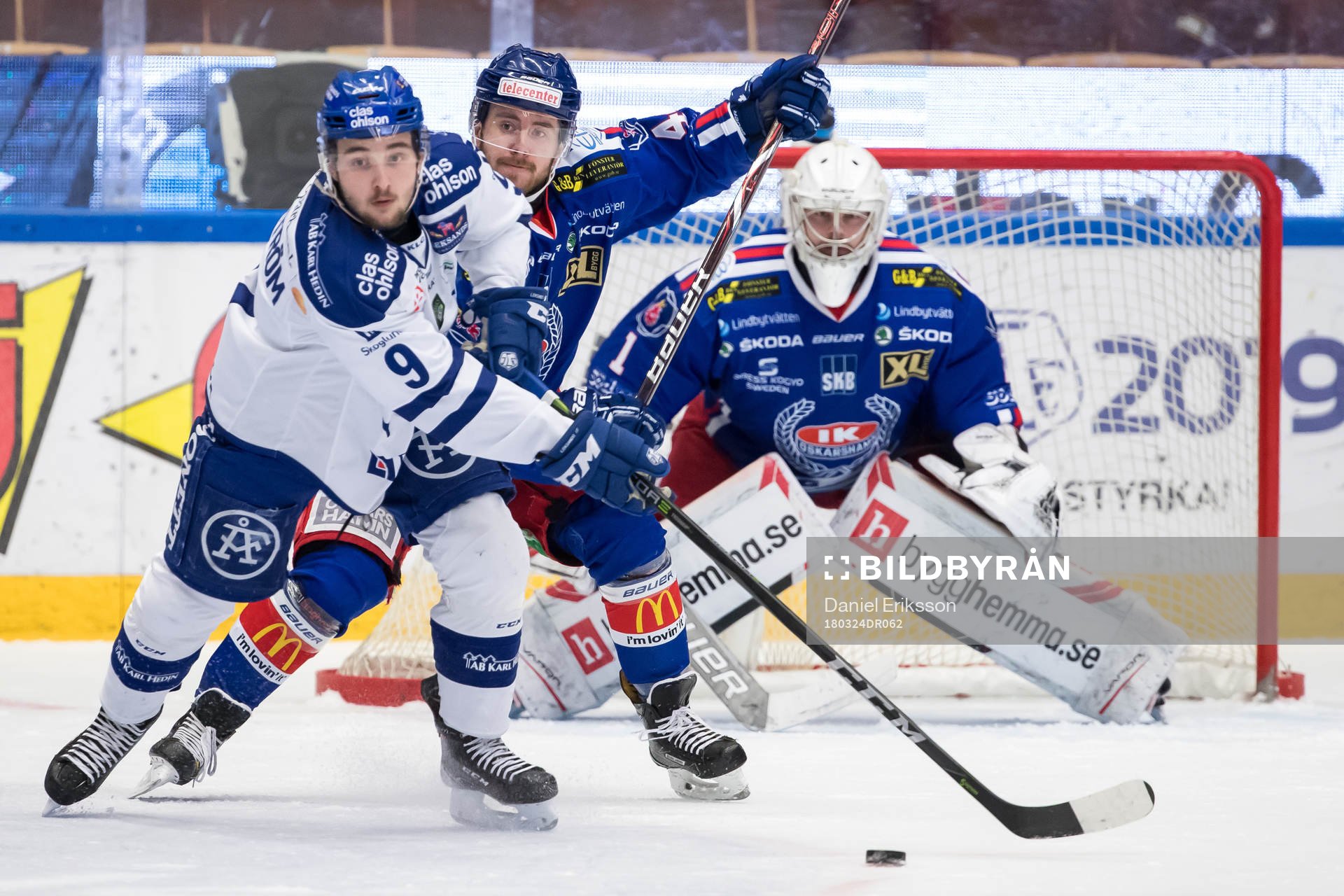 Leksands Emil Bemström och Oskarshamns Patrik Parkkonen  i