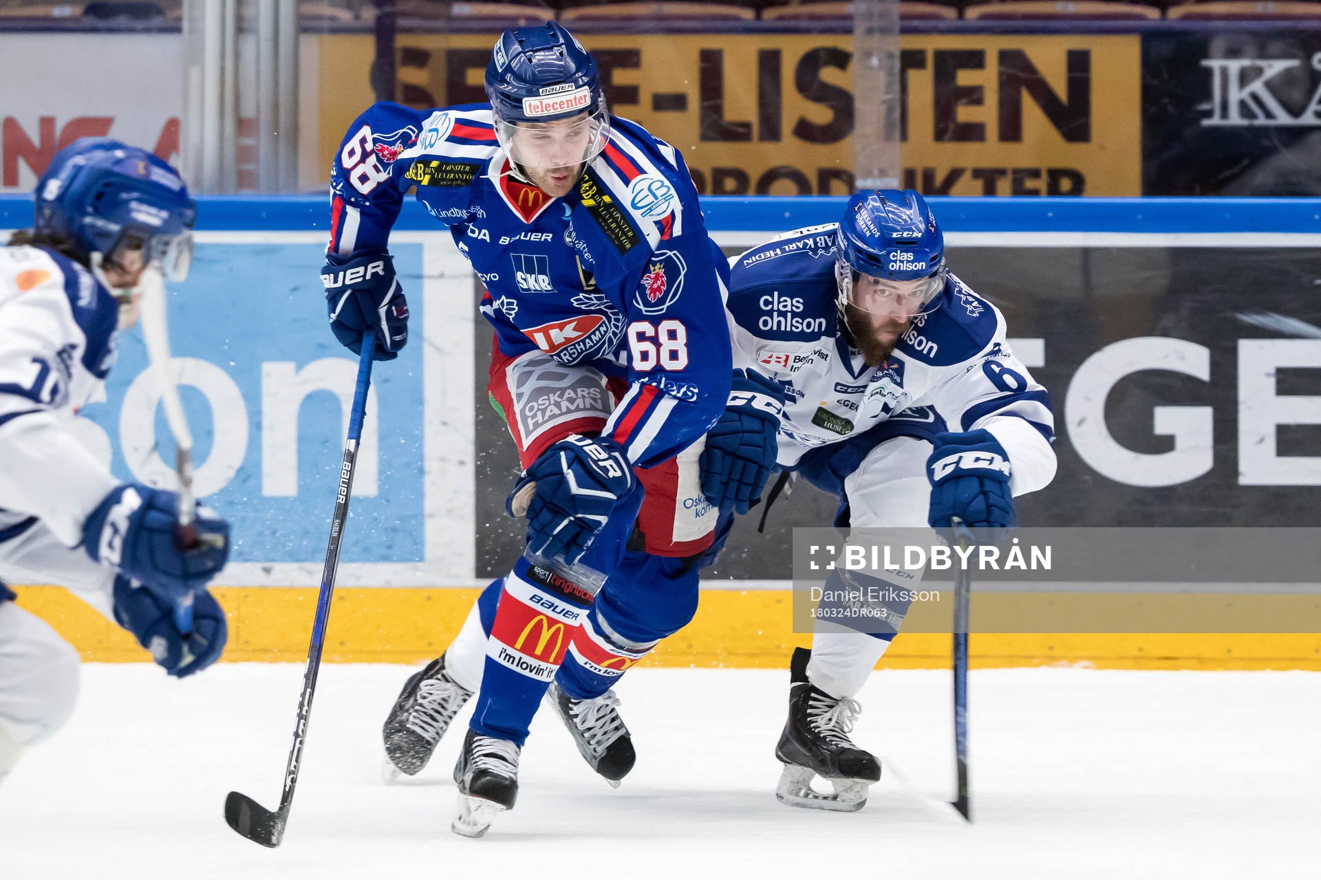 Leksands Austin Madaisky jagar Oskarshamns Joakim Hagelin